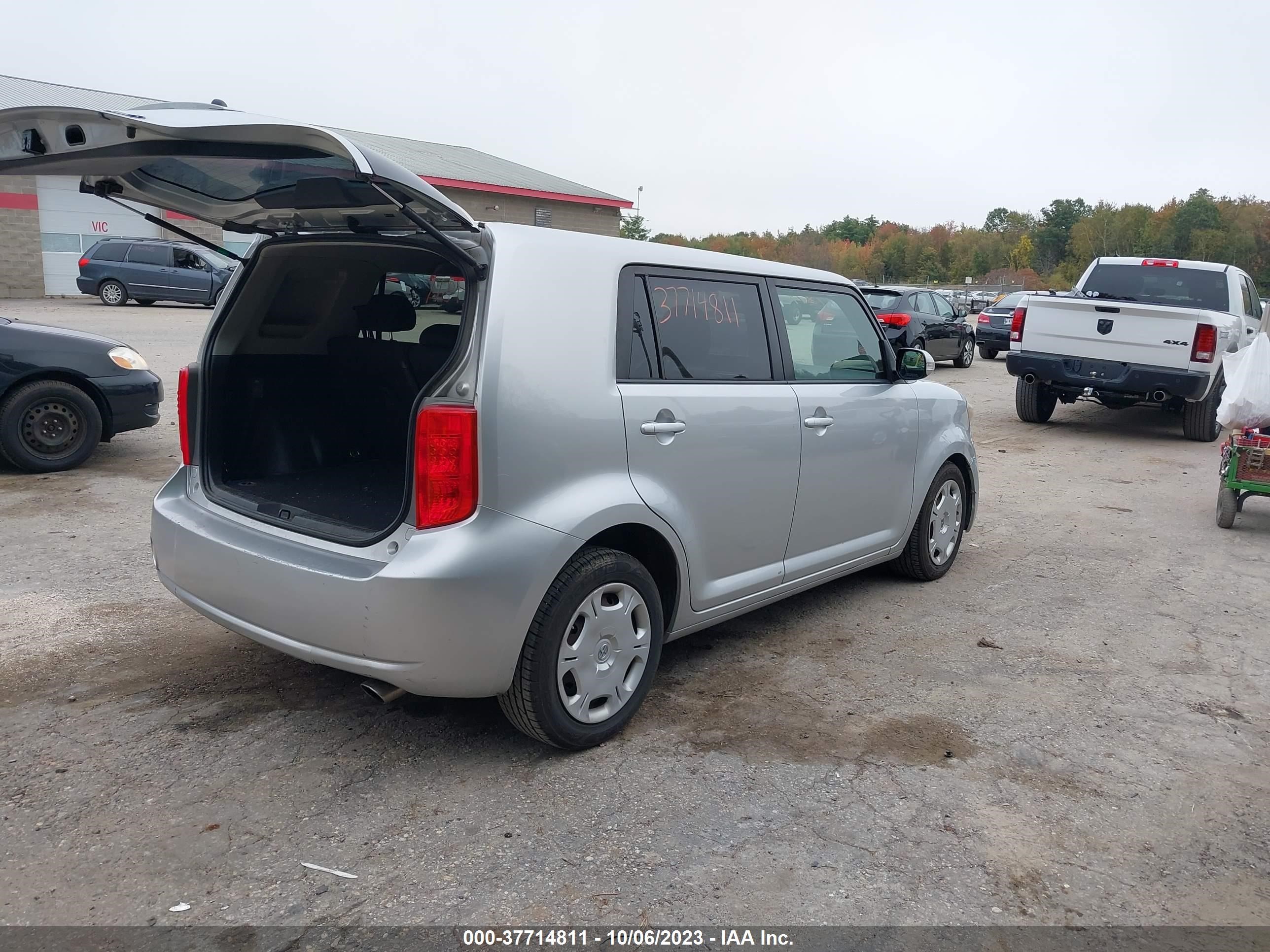 Photo 3 VIN: JTLKE50E491071765 - SCION XB 