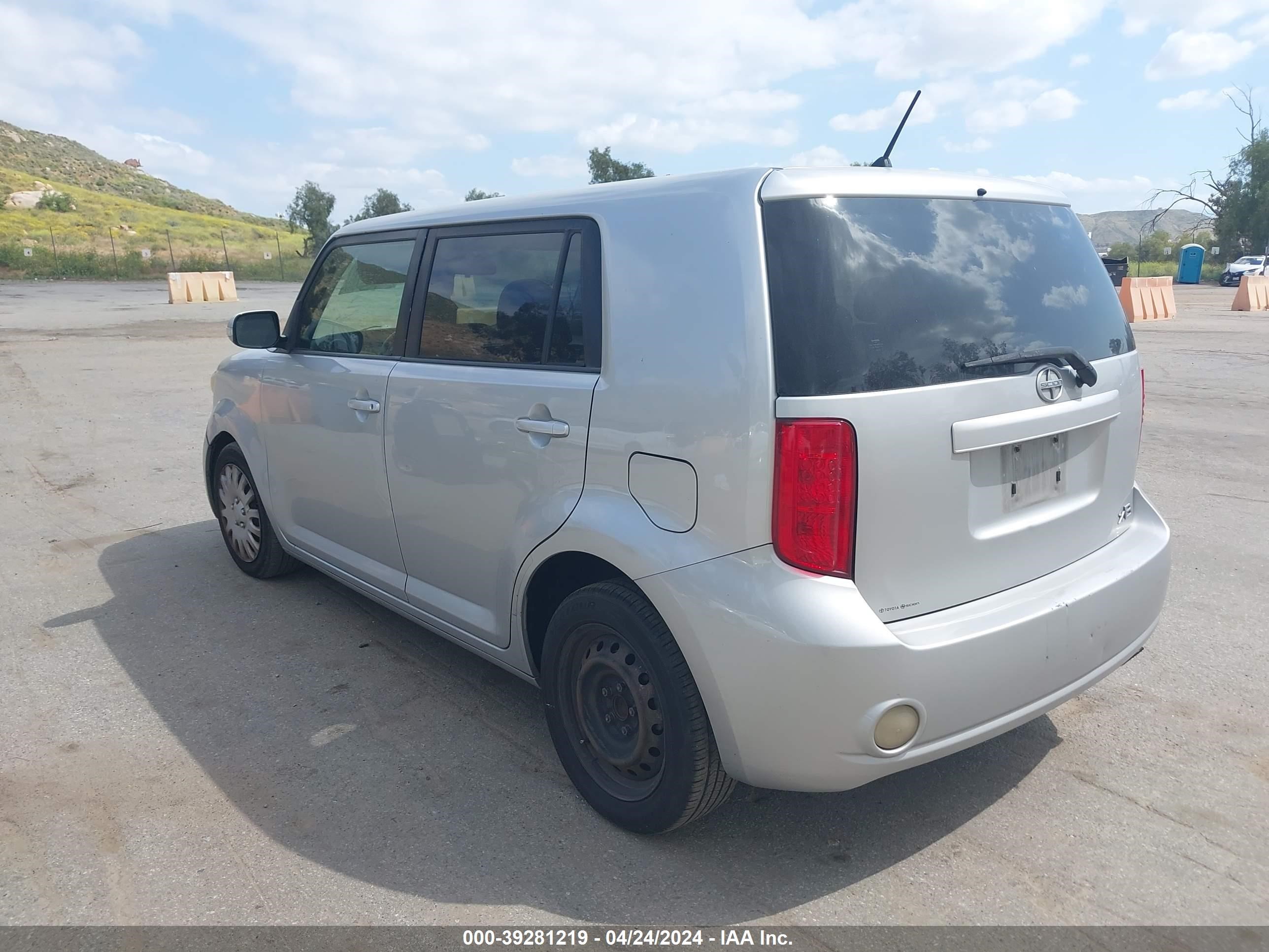 Photo 2 VIN: JTLKE50E491094107 - SCION XB 