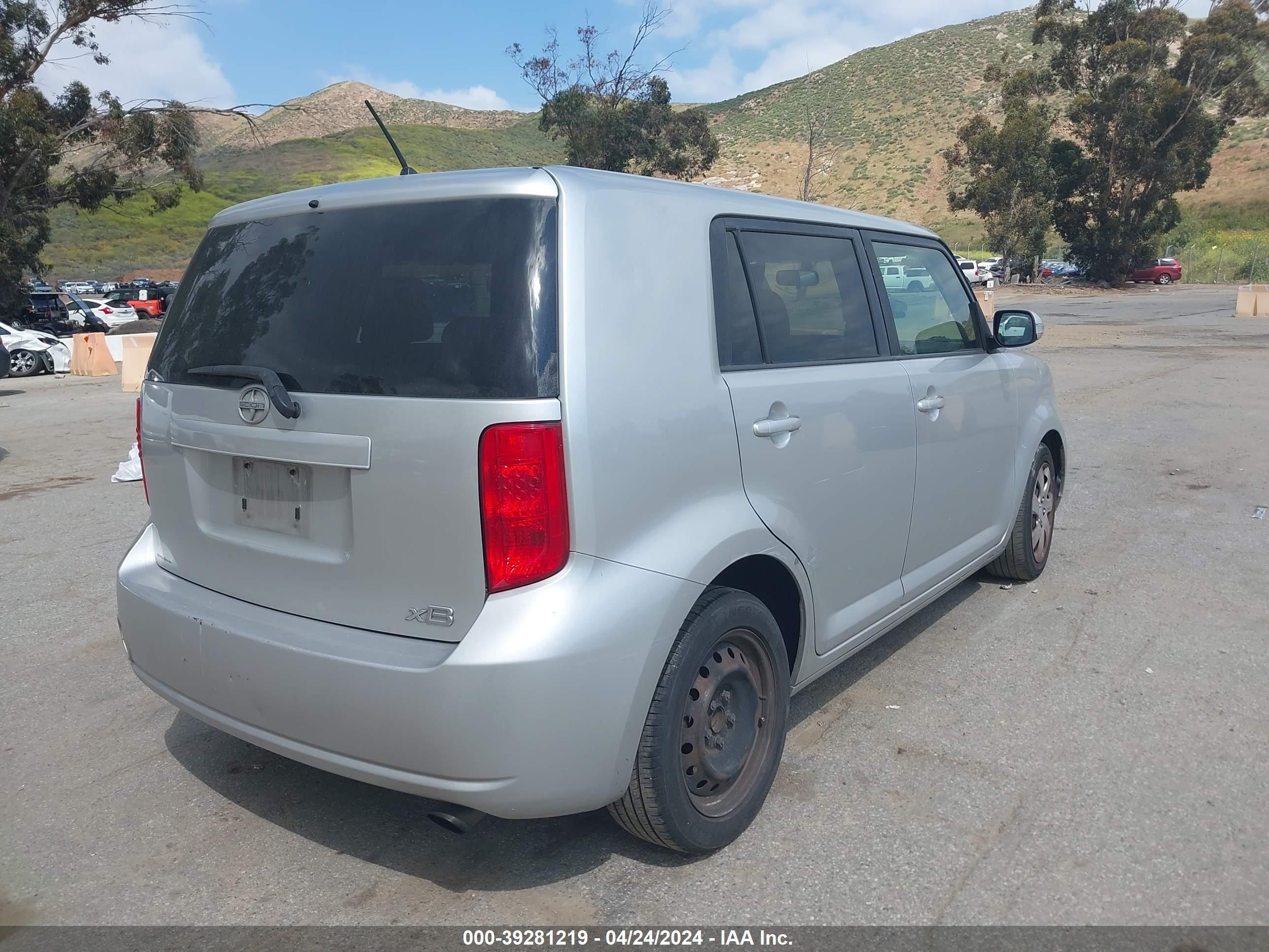 Photo 3 VIN: JTLKE50E491094107 - SCION XB 