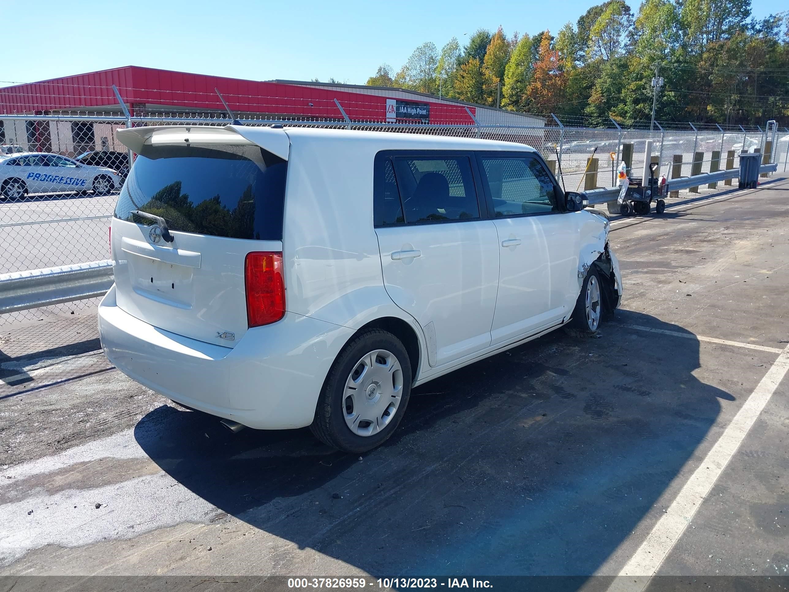 Photo 3 VIN: JTLKE50E581016482 - SCION XB 