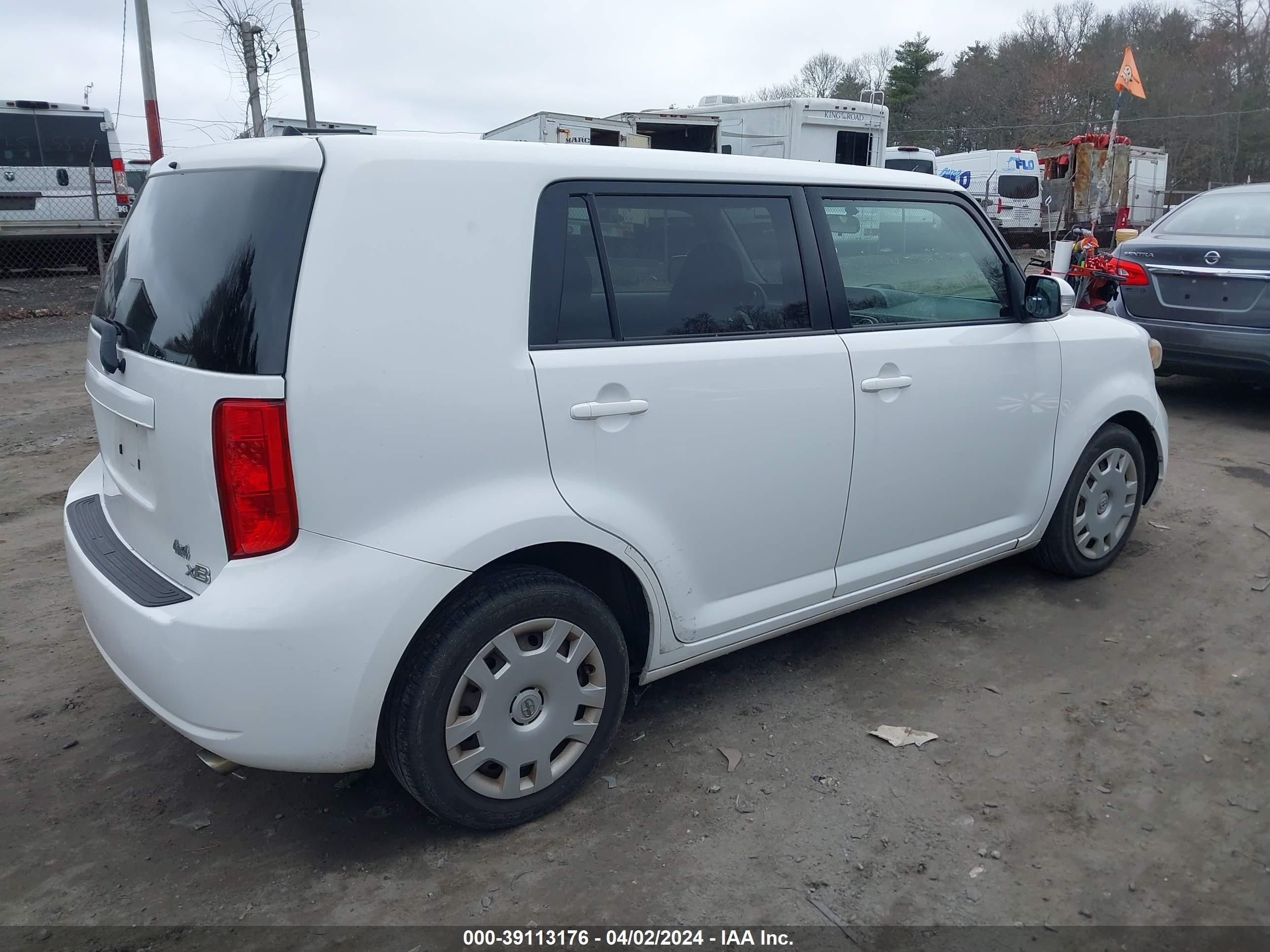 Photo 3 VIN: JTLKE50E581041284 - SCION XB 