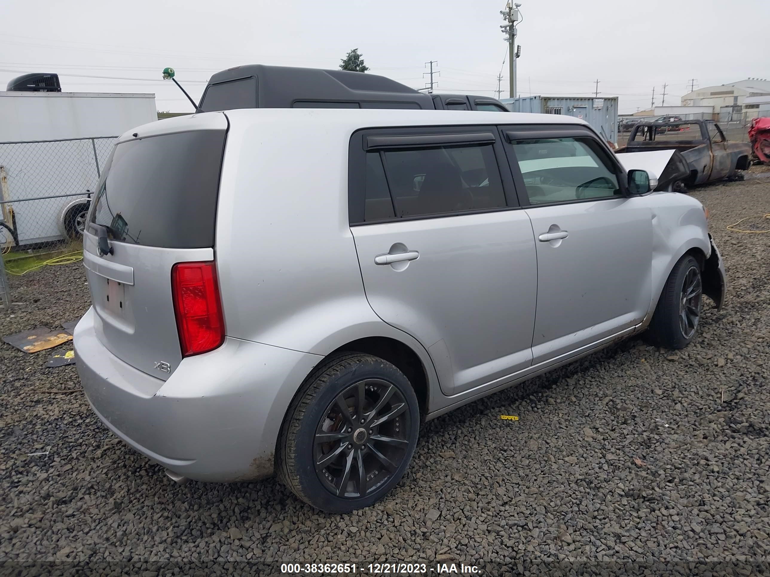 Photo 3 VIN: JTLKE50E591088462 - SCION XB 