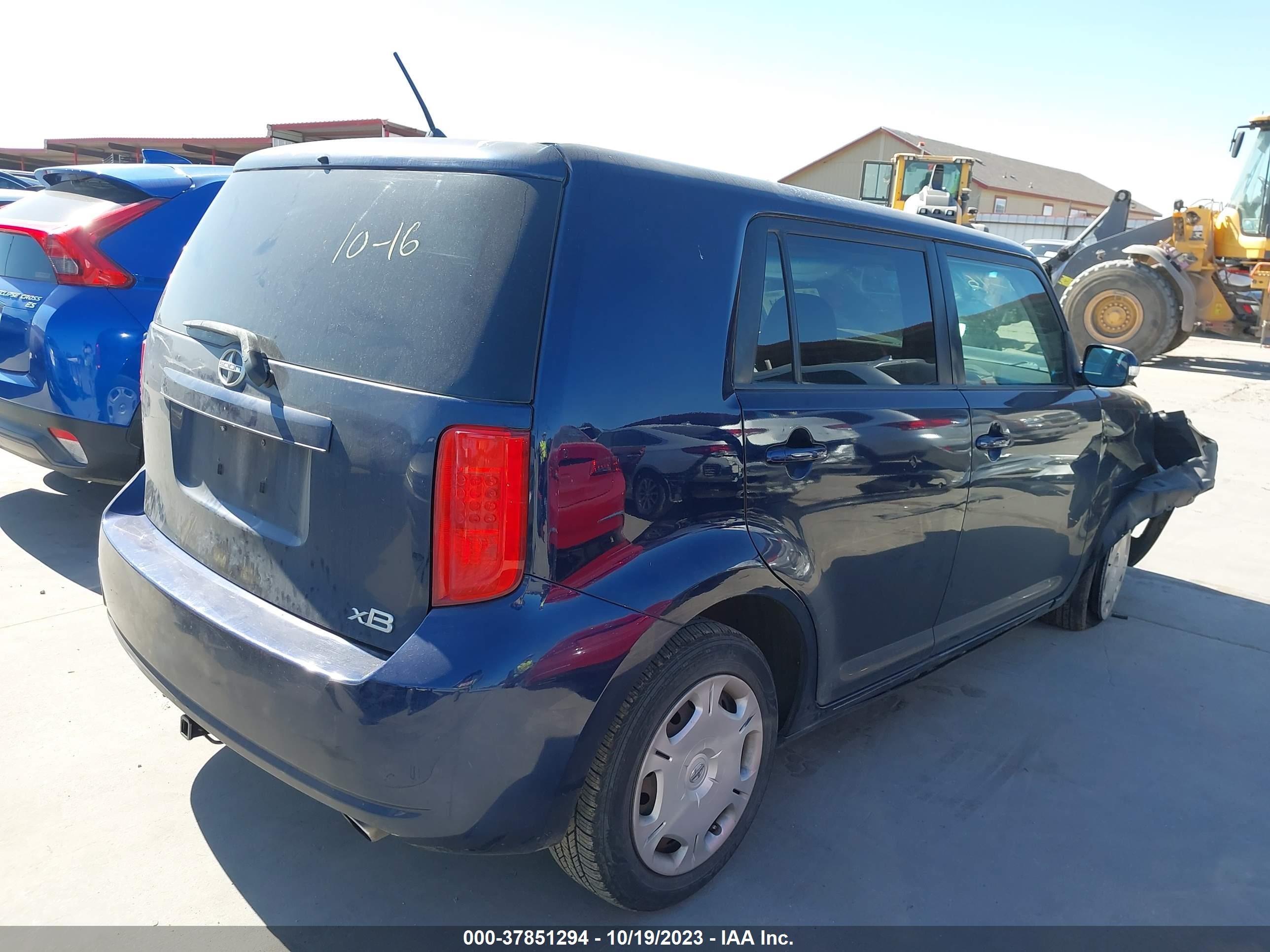 Photo 3 VIN: JTLKE50E681018502 - SCION XB 