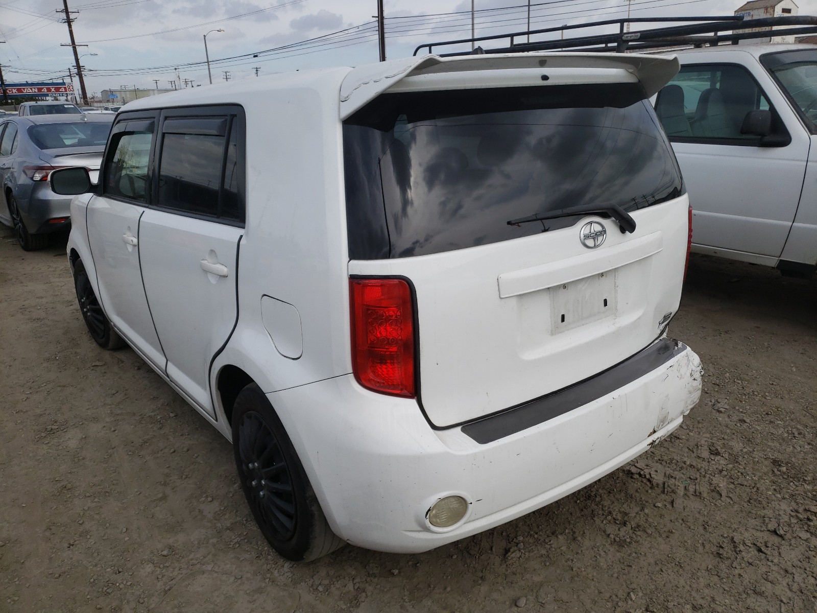 Photo 2 VIN: JTLKE50E691060945 - SCION XB 