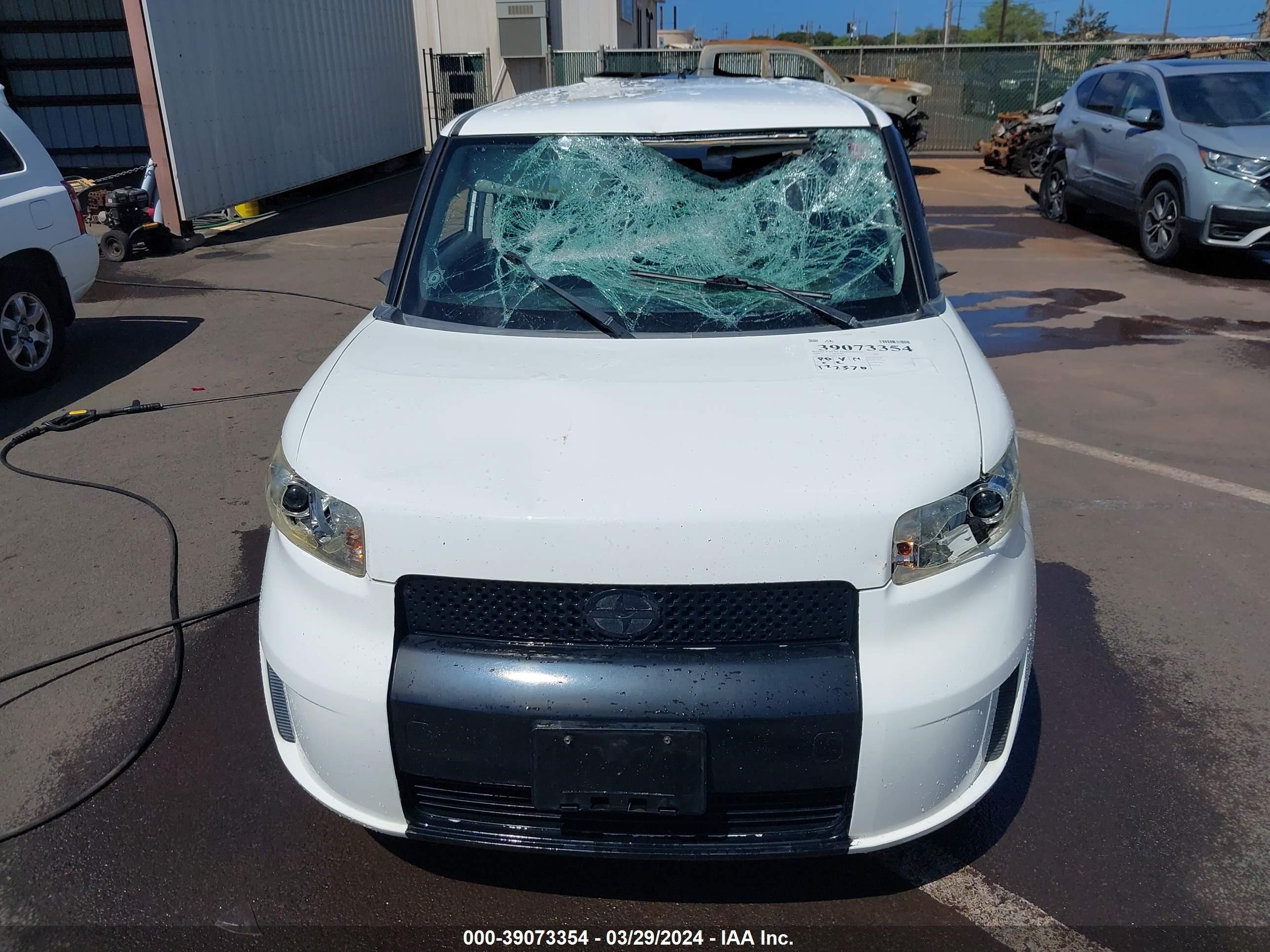 Photo 11 VIN: JTLKE50E691081438 - SCION XB 