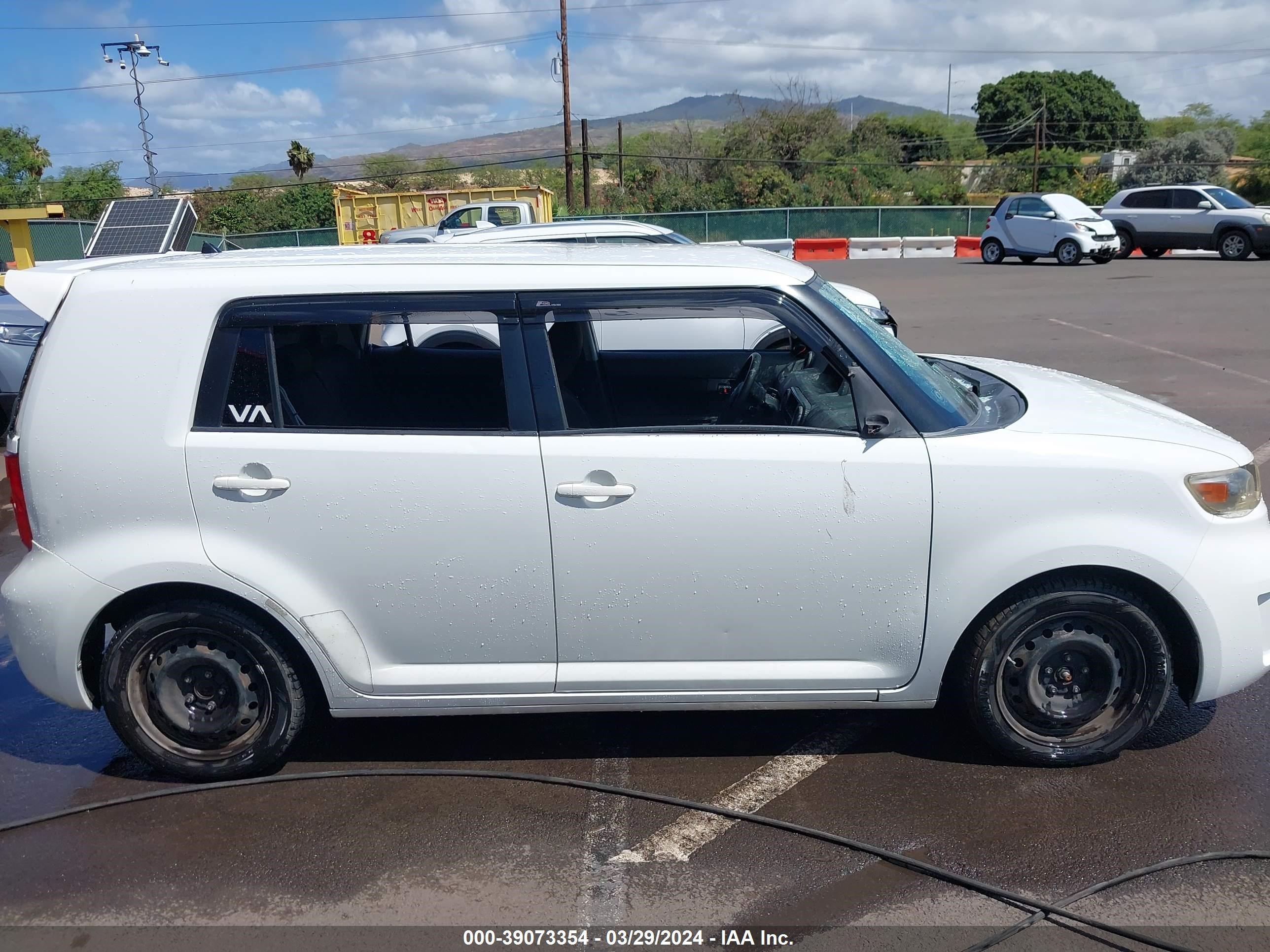 Photo 12 VIN: JTLKE50E691081438 - SCION XB 