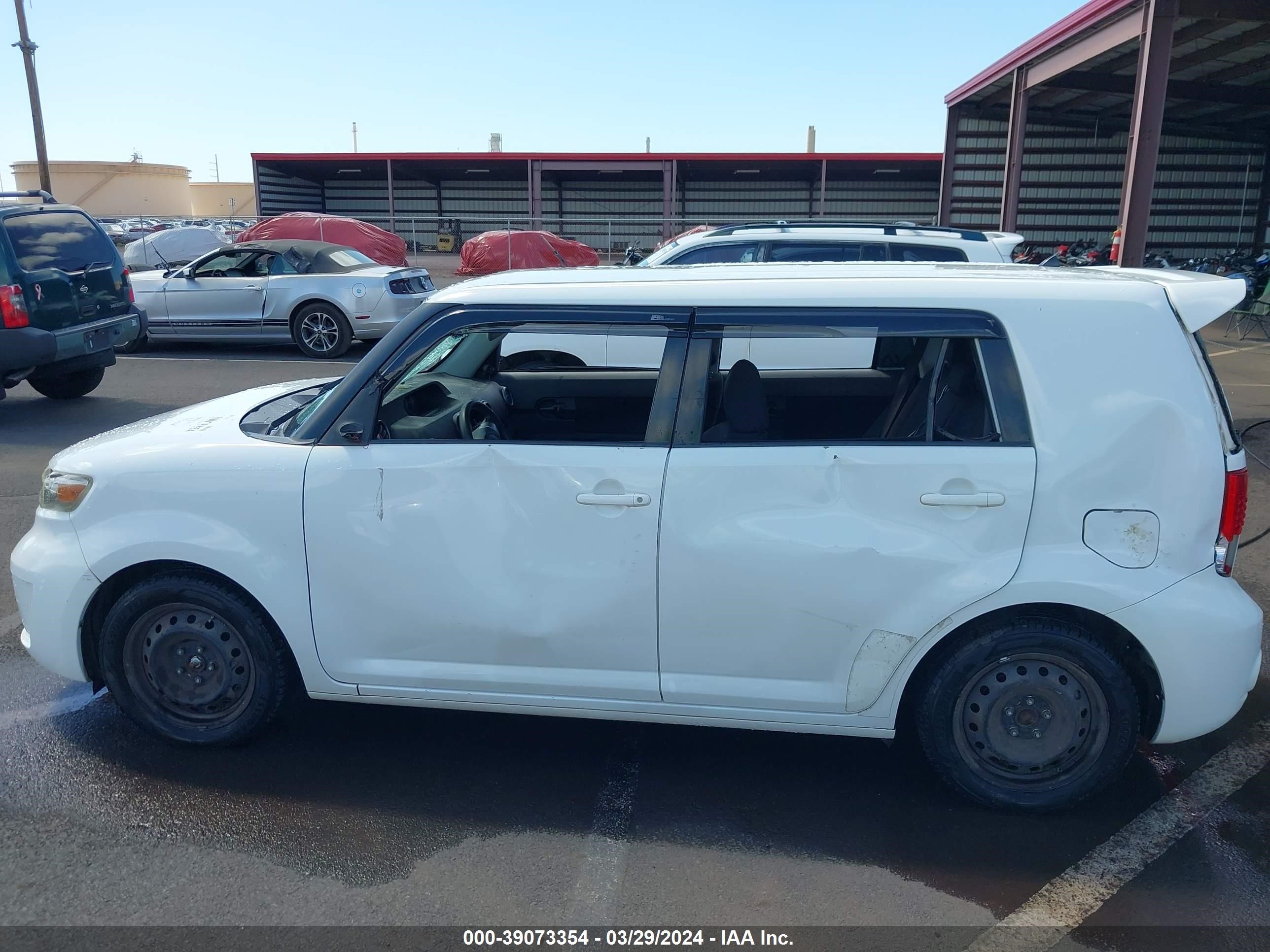 Photo 13 VIN: JTLKE50E691081438 - SCION XB 