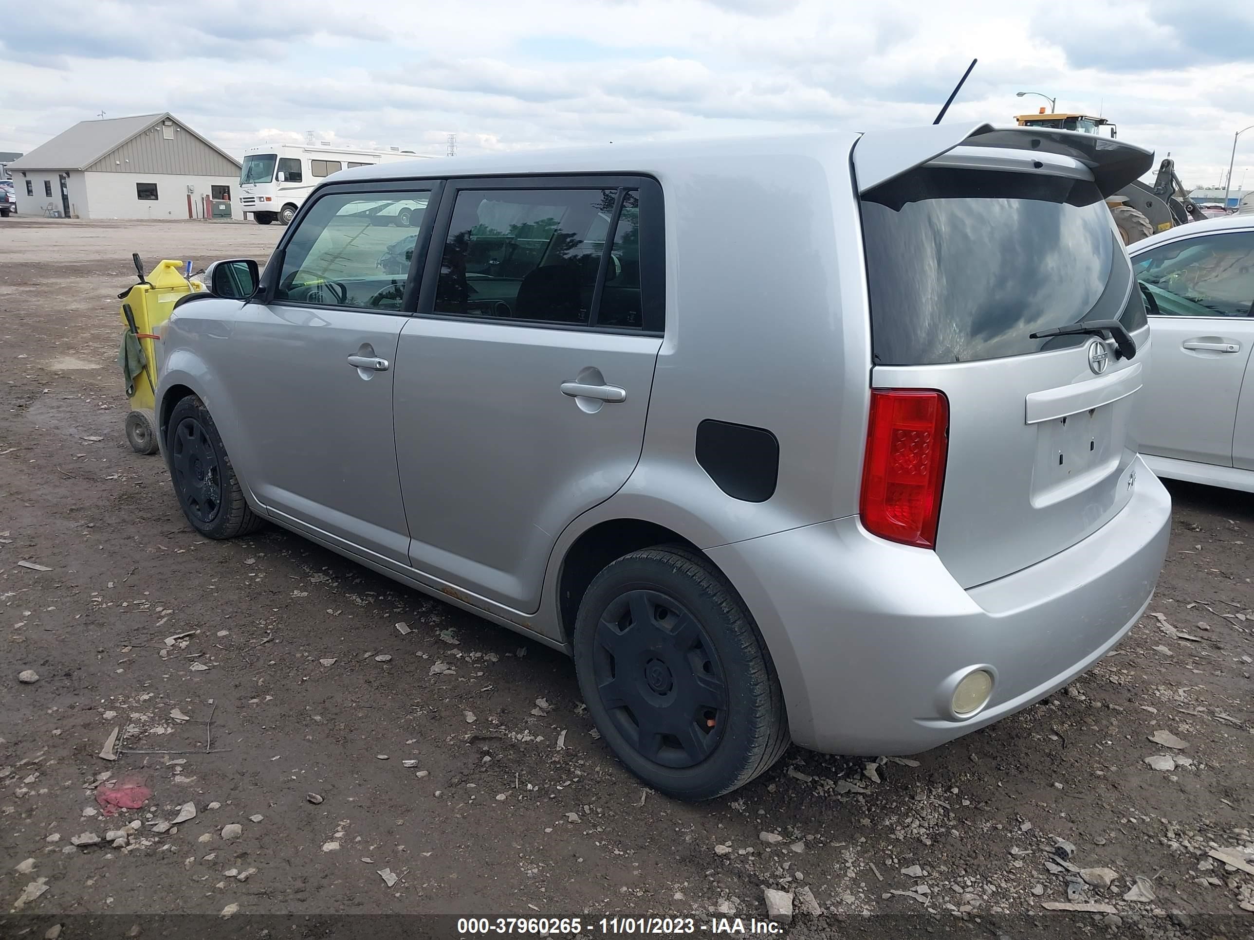 Photo 2 VIN: JTLKE50E781011851 - SCION XB 