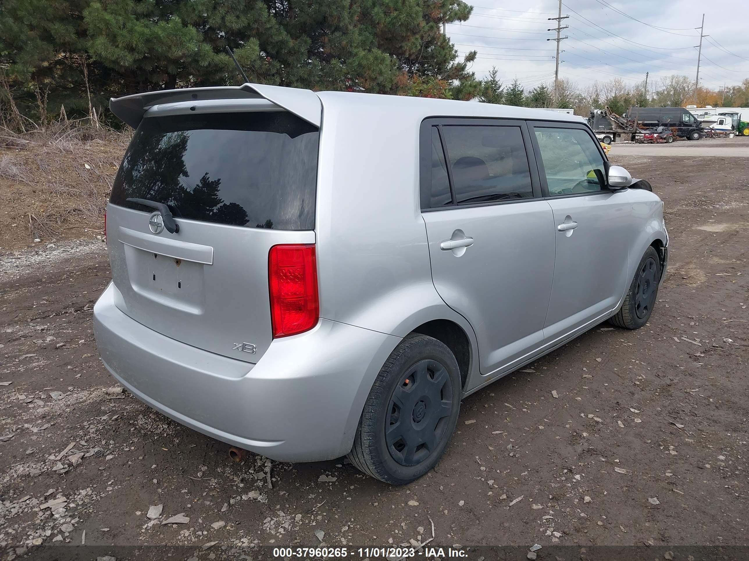 Photo 3 VIN: JTLKE50E781011851 - SCION XB 