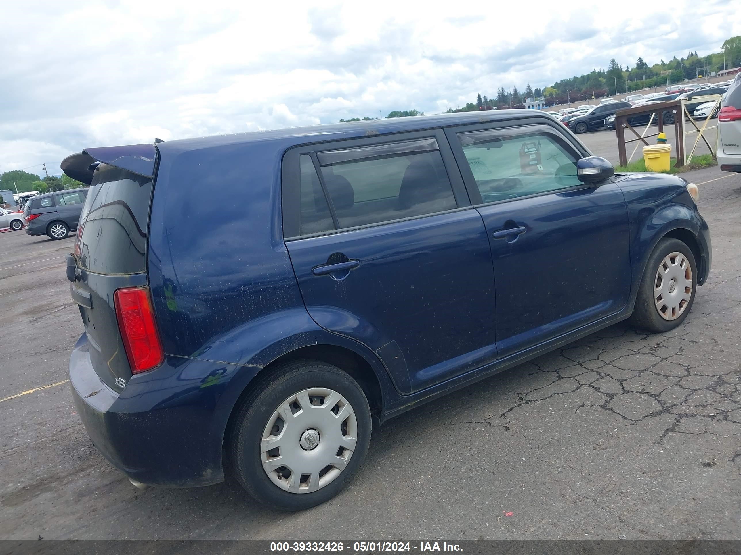 Photo 3 VIN: JTLKE50E781029993 - SCION XB 