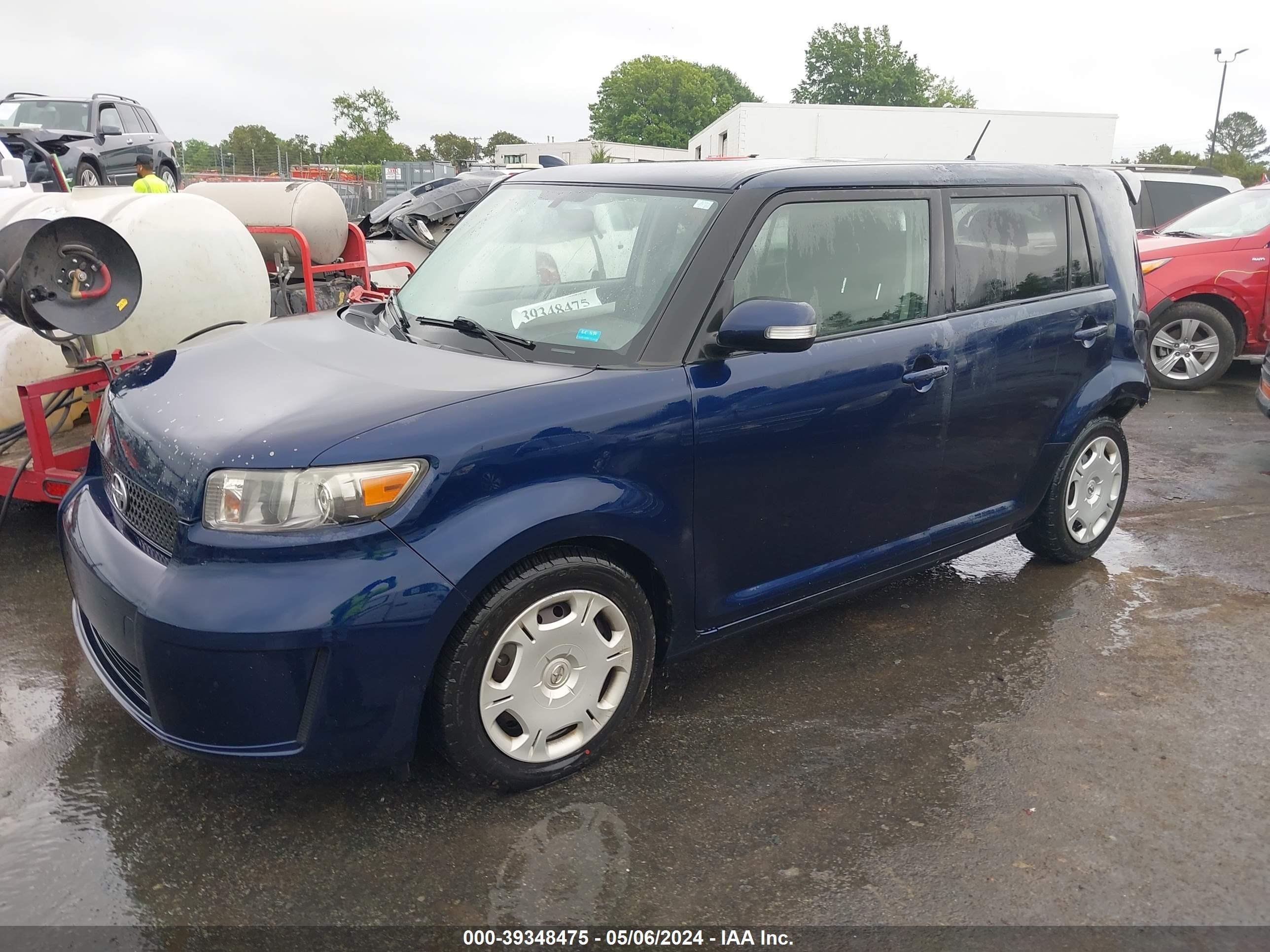 Photo 1 VIN: JTLKE50E881002933 - SCION XB 