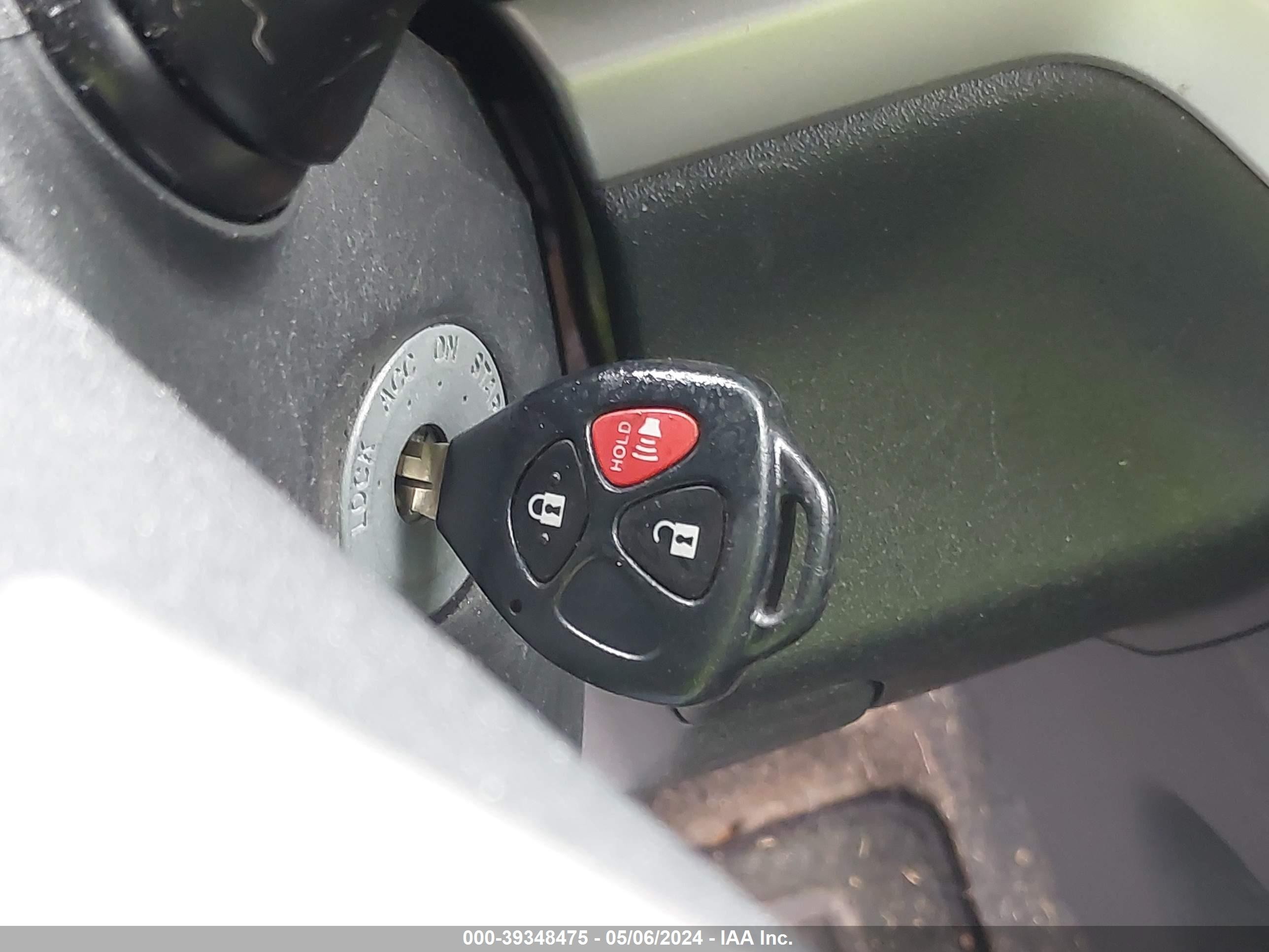 Photo 10 VIN: JTLKE50E881002933 - SCION XB 