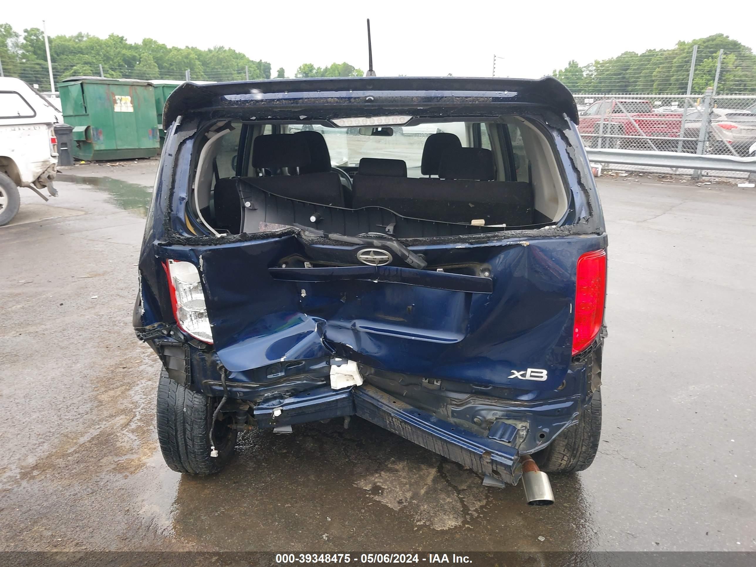 Photo 16 VIN: JTLKE50E881002933 - SCION XB 