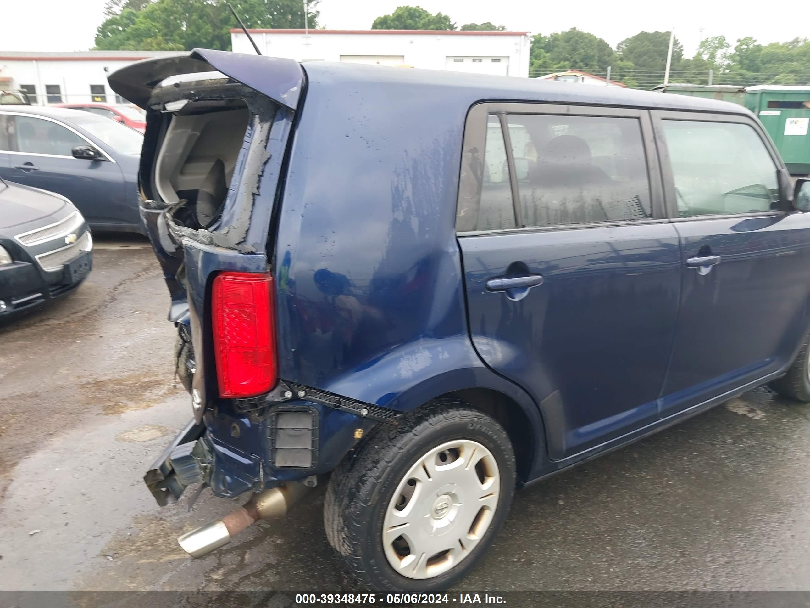 Photo 17 VIN: JTLKE50E881002933 - SCION XB 