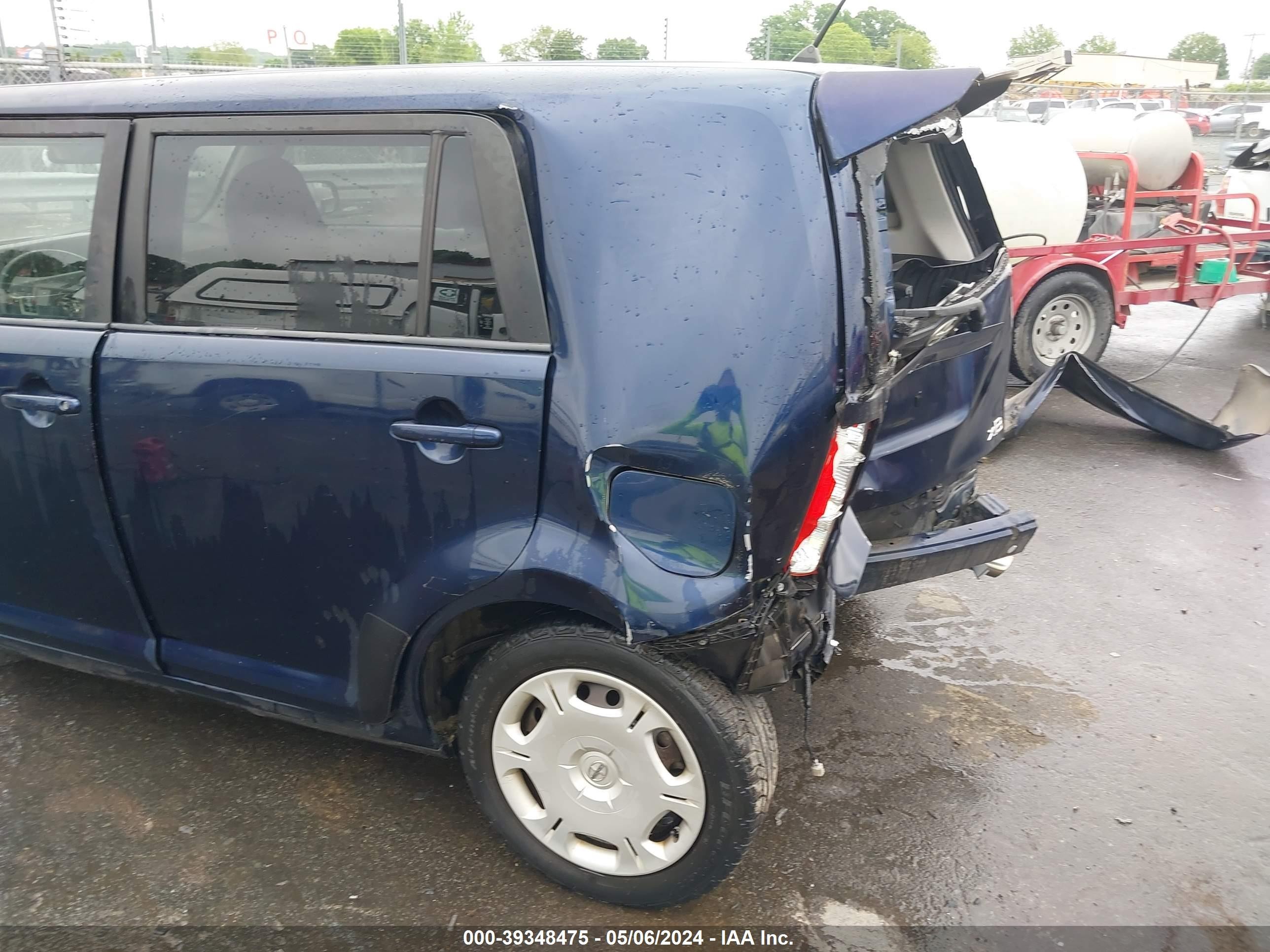 Photo 18 VIN: JTLKE50E881002933 - SCION XB 
