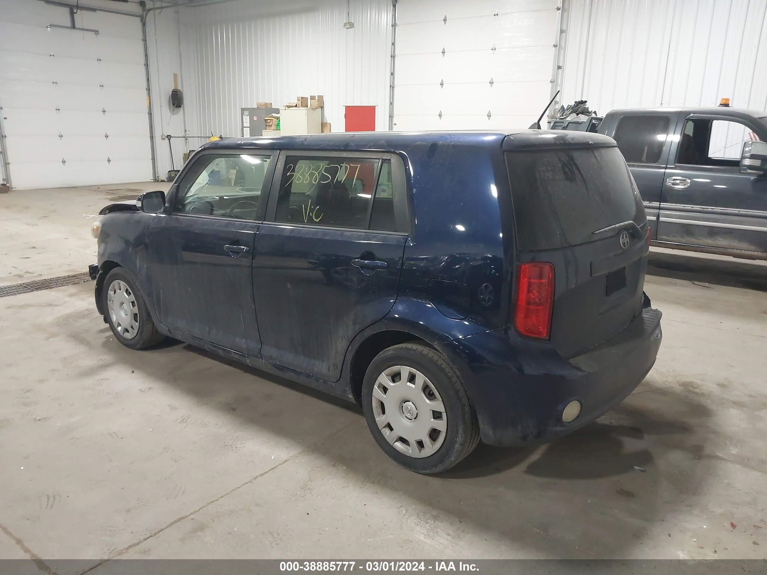 Photo 2 VIN: JTLKE50E881021675 - SCION XB 