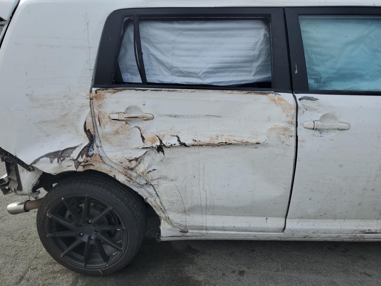 Photo 9 VIN: JTLKE50E881025970 - SCION XB 