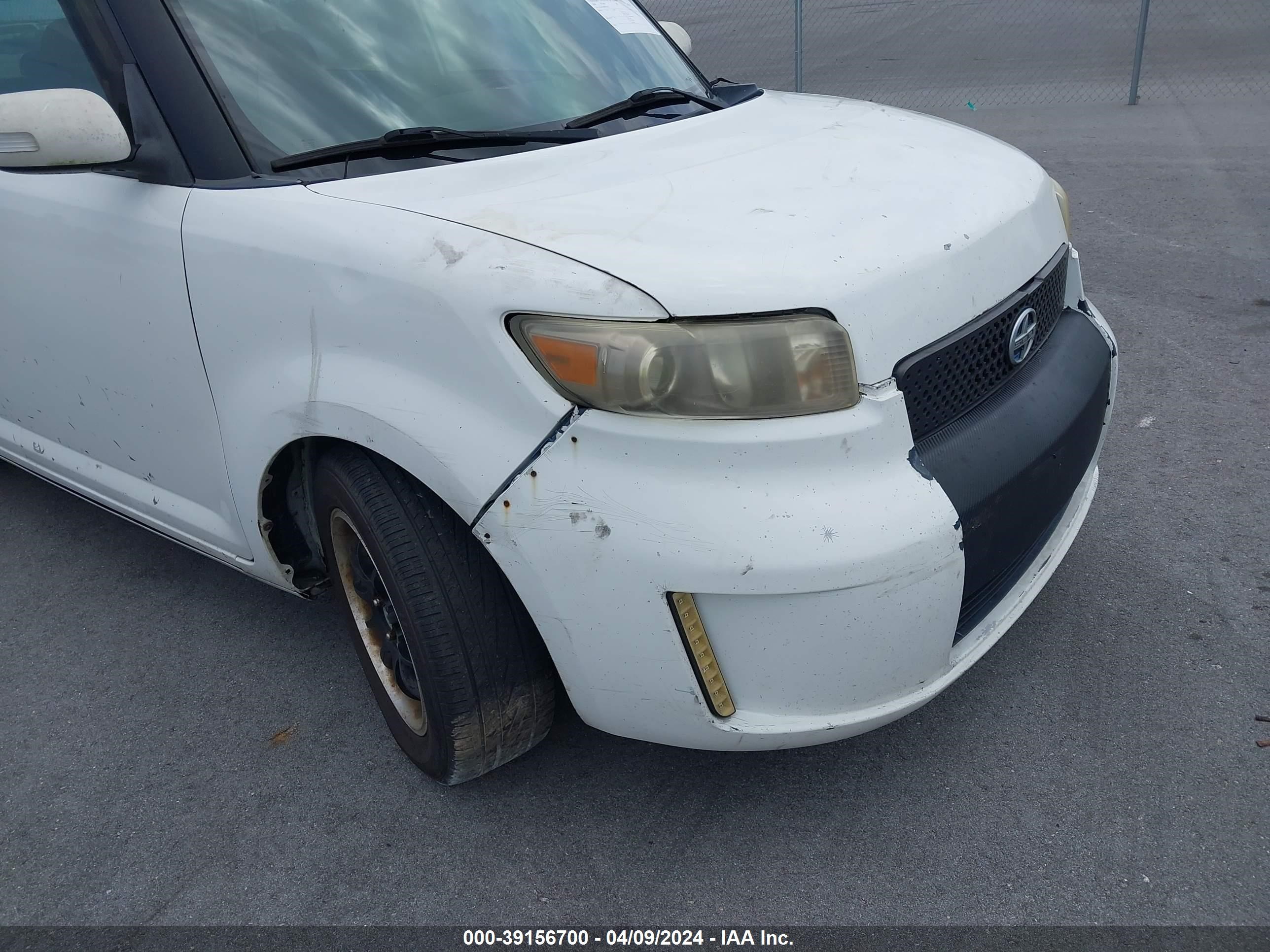 Photo 10 VIN: JTLKE50E881032613 - SCION XB 