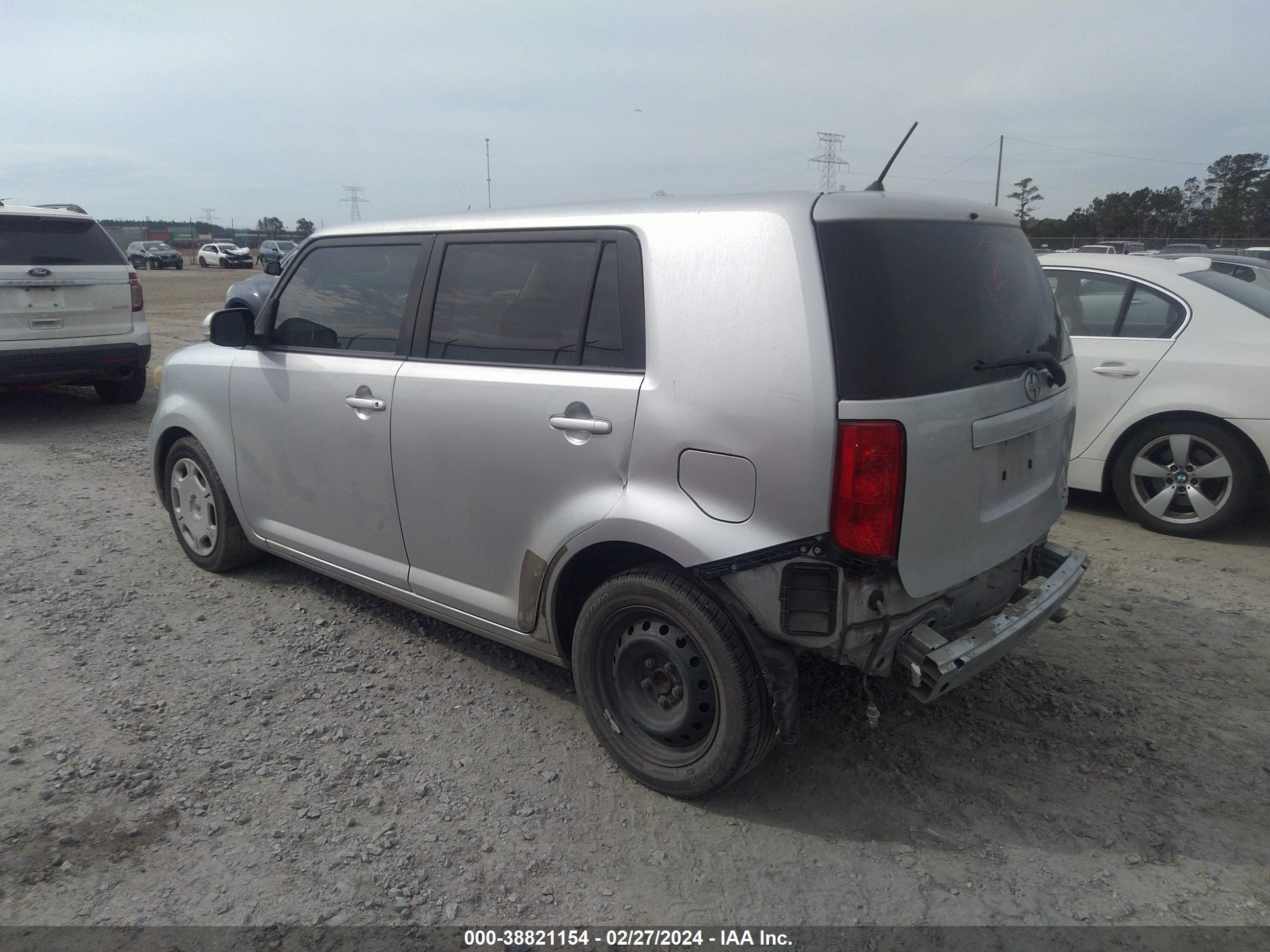 Photo 2 VIN: JTLKE50E891074345 - SCION XB 