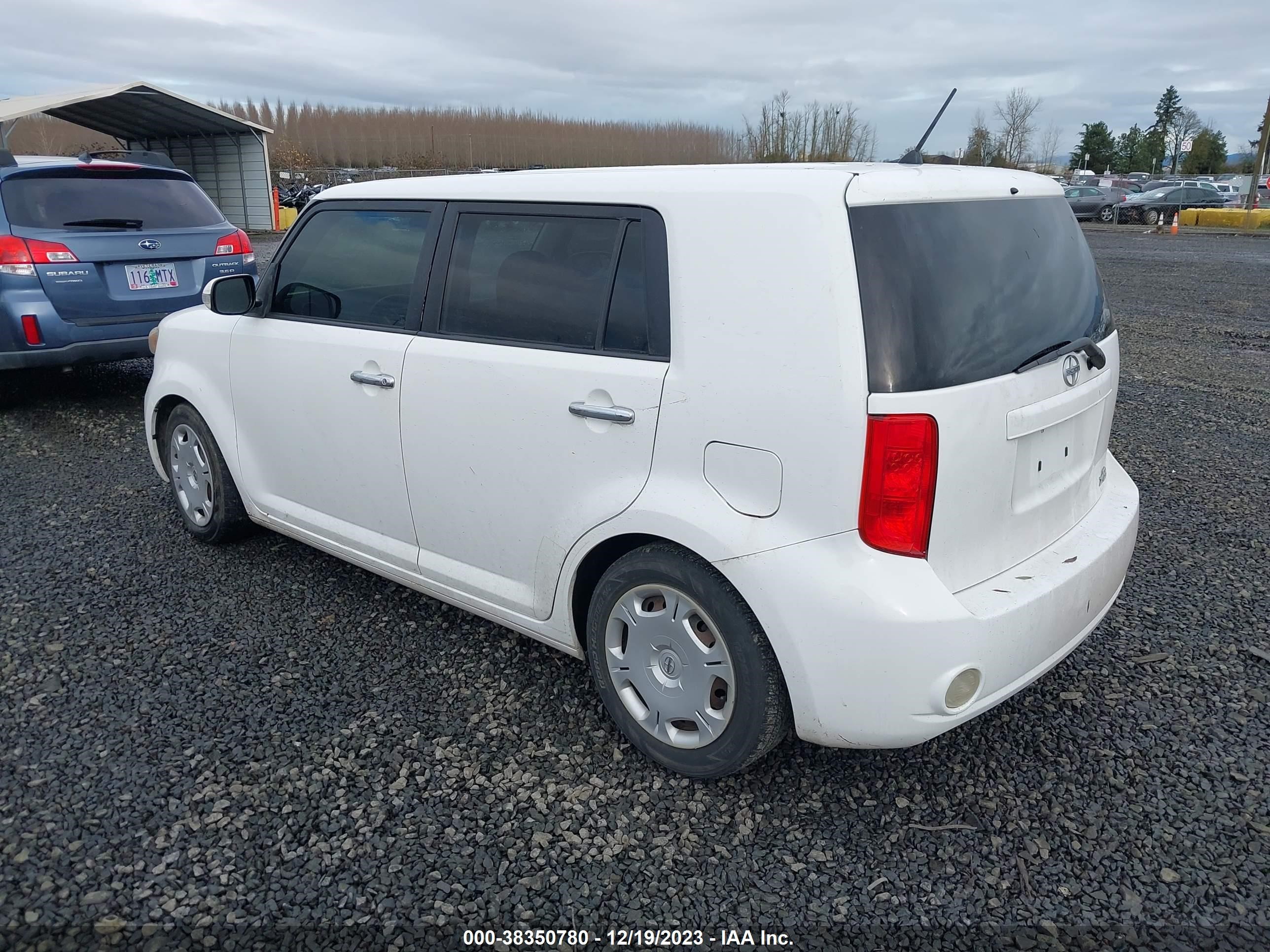 Photo 2 VIN: JTLKE50E981017814 - SCION XB 