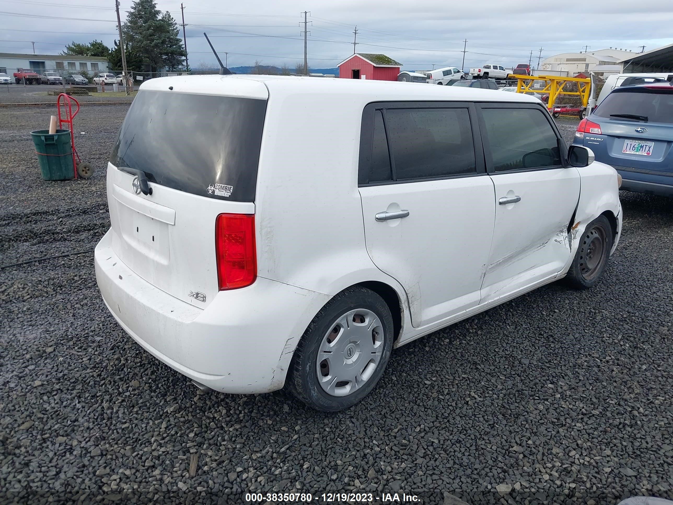 Photo 3 VIN: JTLKE50E981017814 - SCION XB 