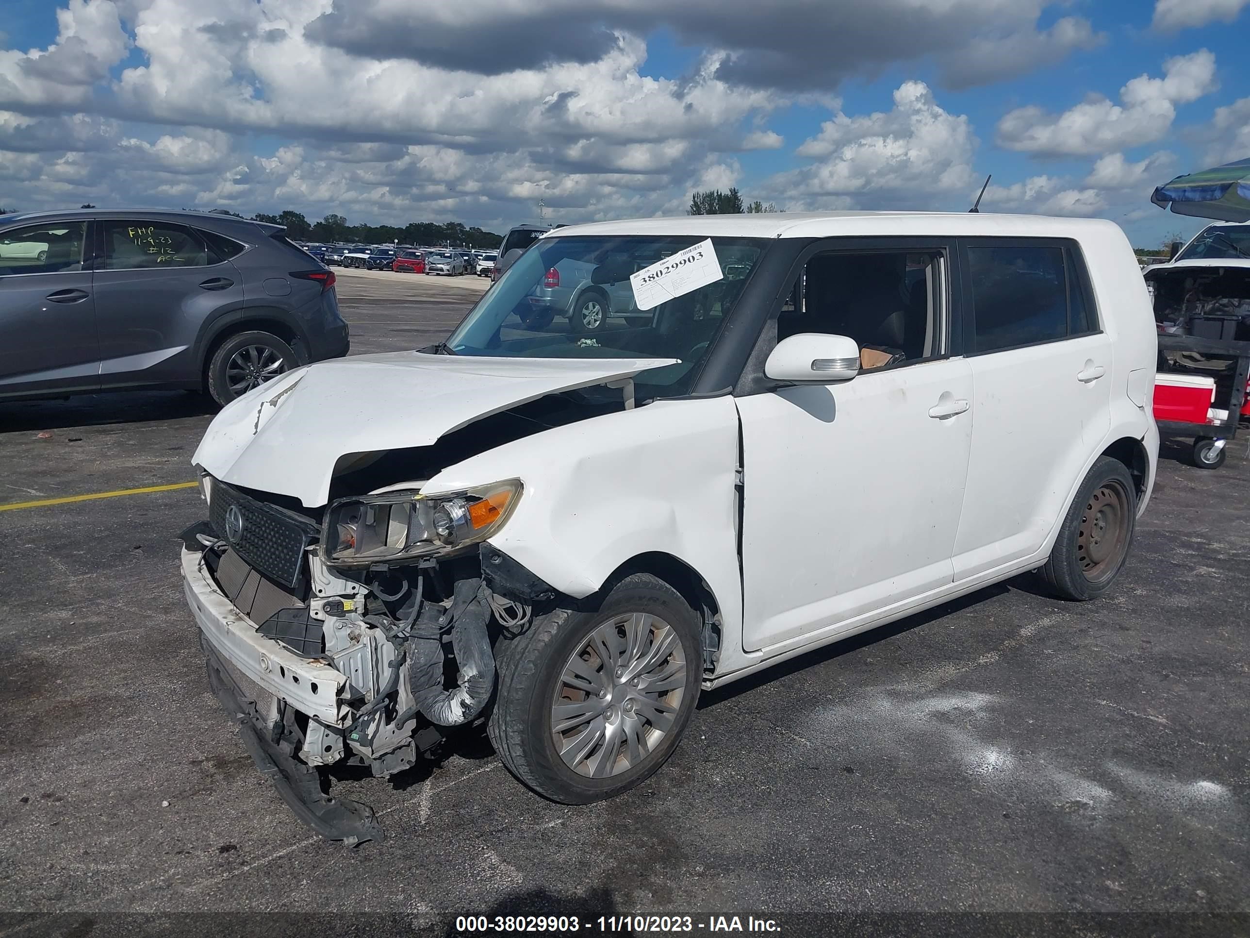 Photo 1 VIN: JTLKE50E981019367 - SCION XB 