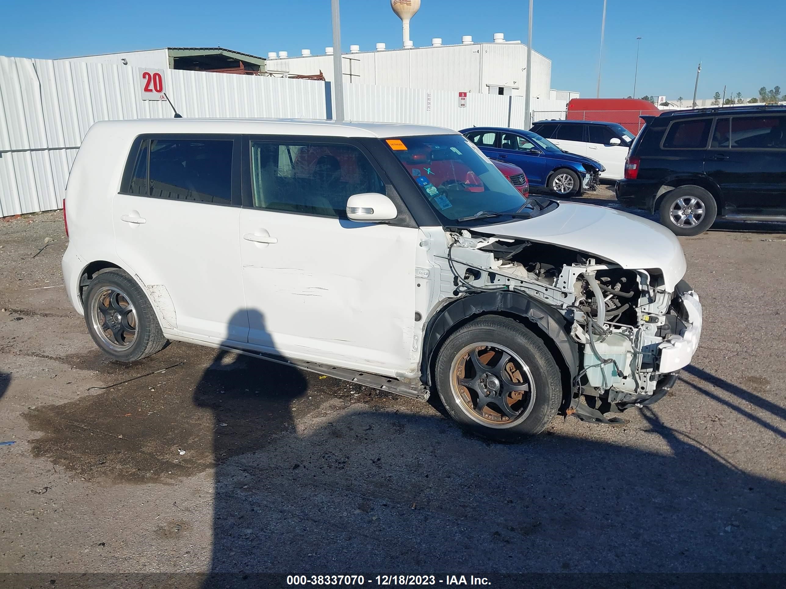 Photo 13 VIN: JTLKE50E981030790 - SCION XB 