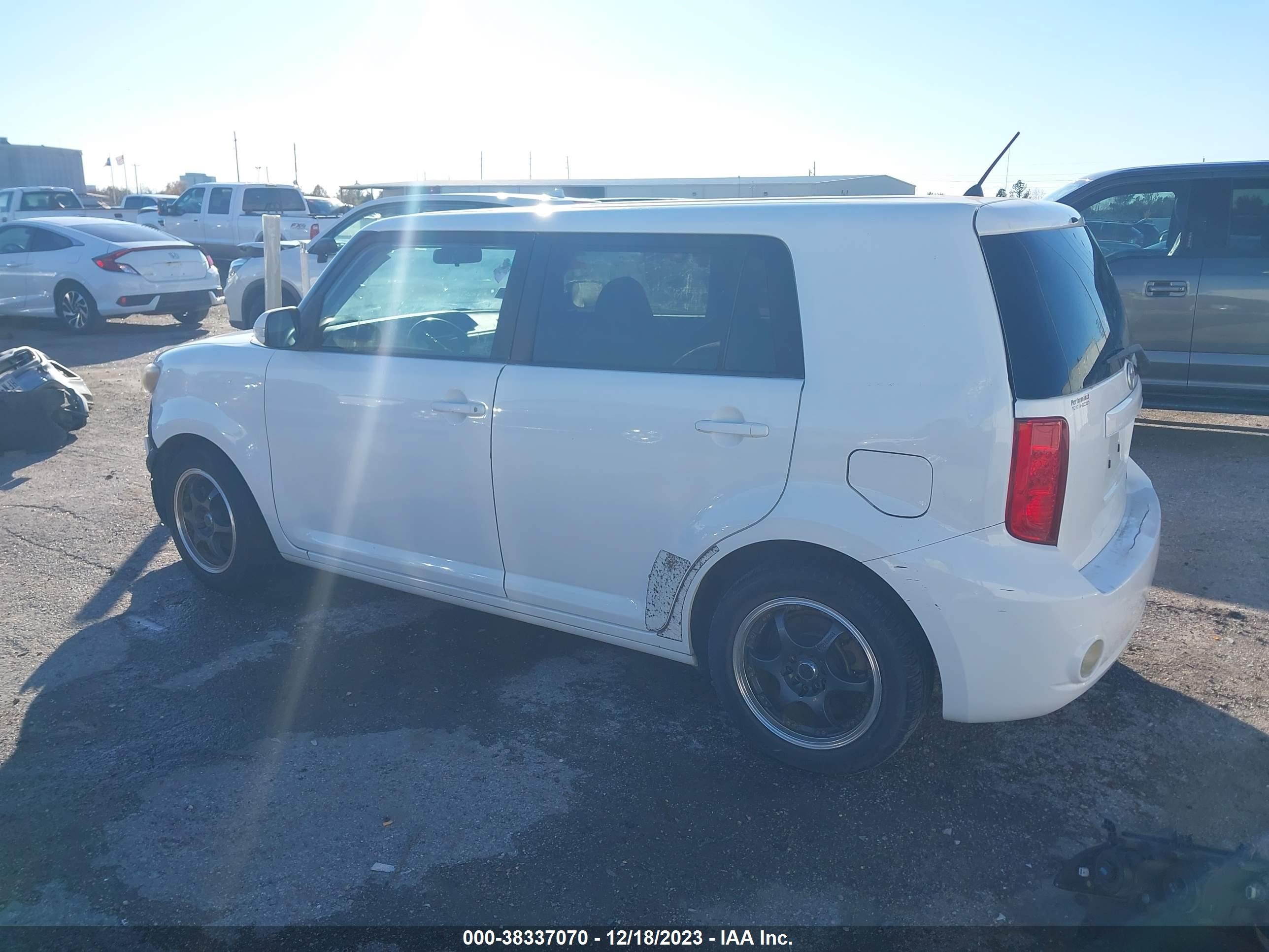 Photo 14 VIN: JTLKE50E981030790 - SCION XB 