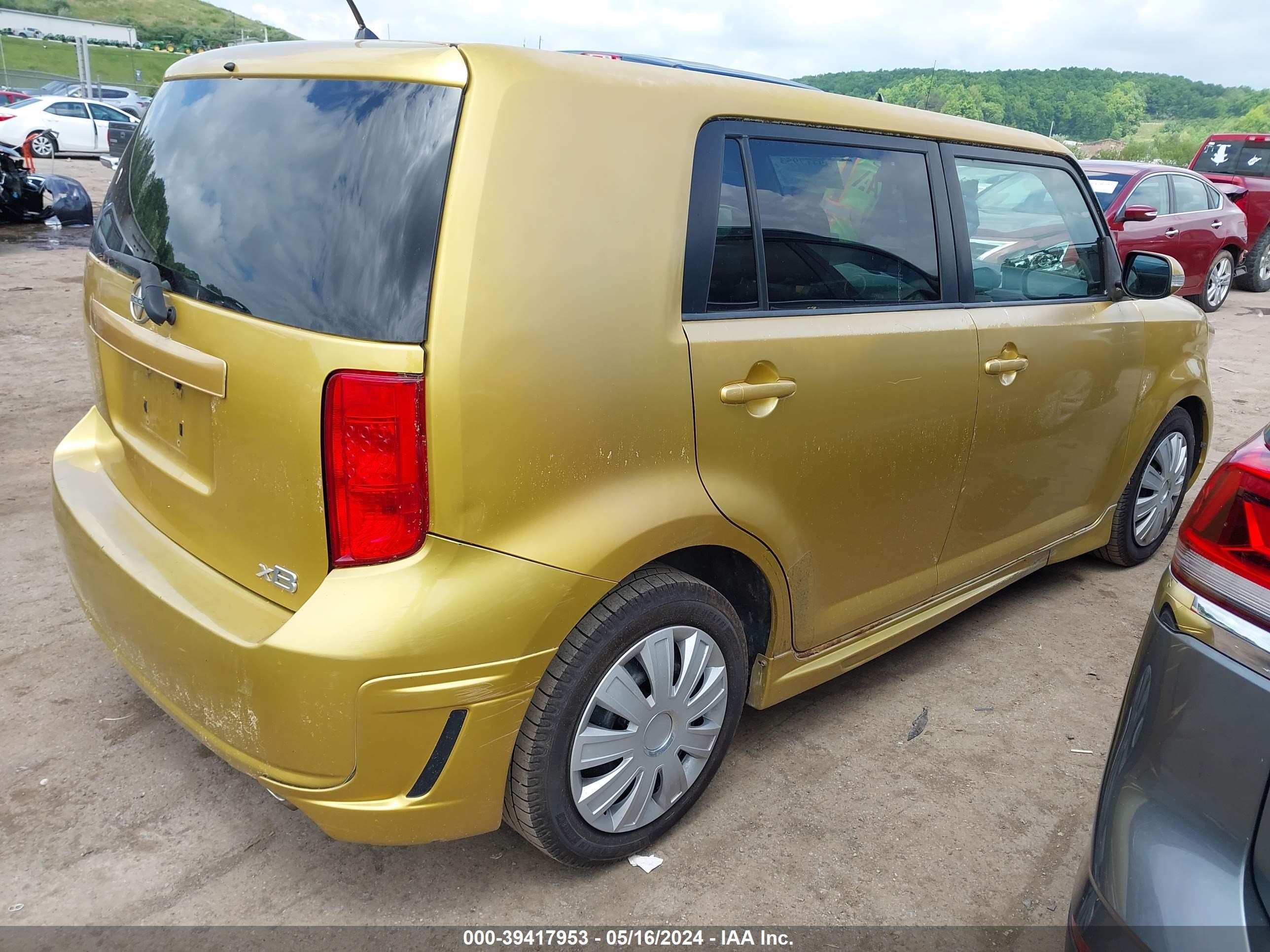 Photo 3 VIN: JTLKE50E981054328 - SCION XB 