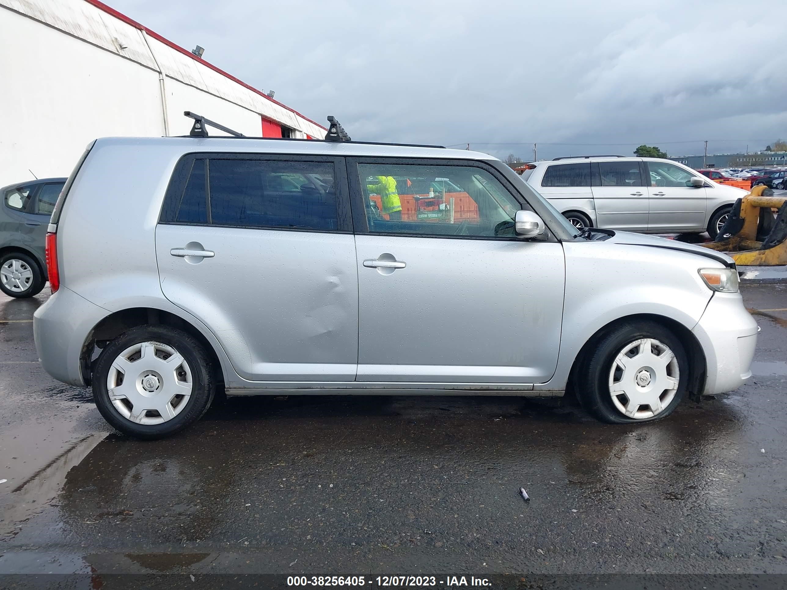 Photo 12 VIN: JTLKE50E991079893 - SCION XB 