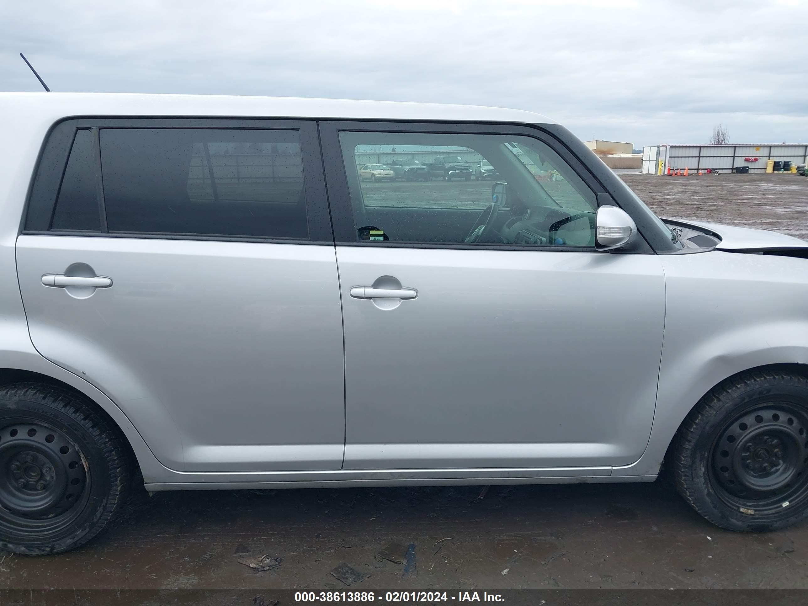 Photo 13 VIN: JTLKE50E991088304 - SCION XB 