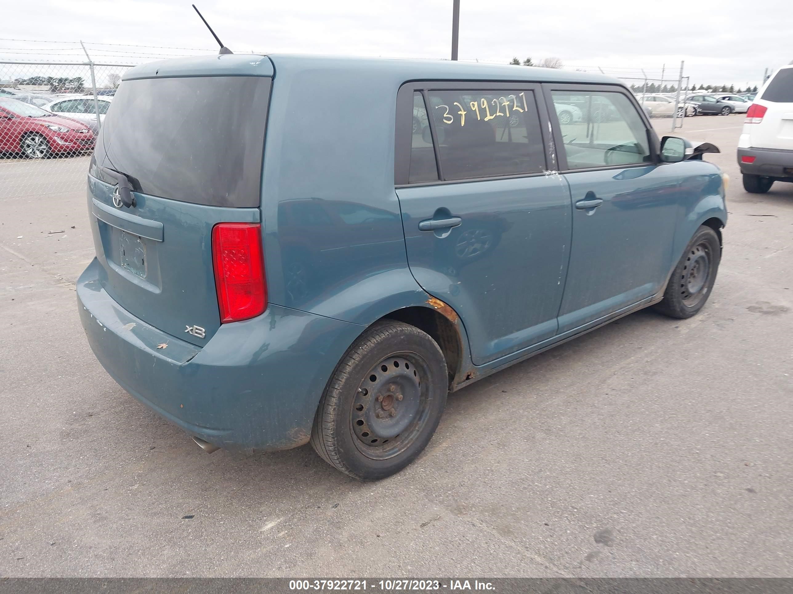 Photo 3 VIN: JTLKE50EX81013545 - SCION XB 