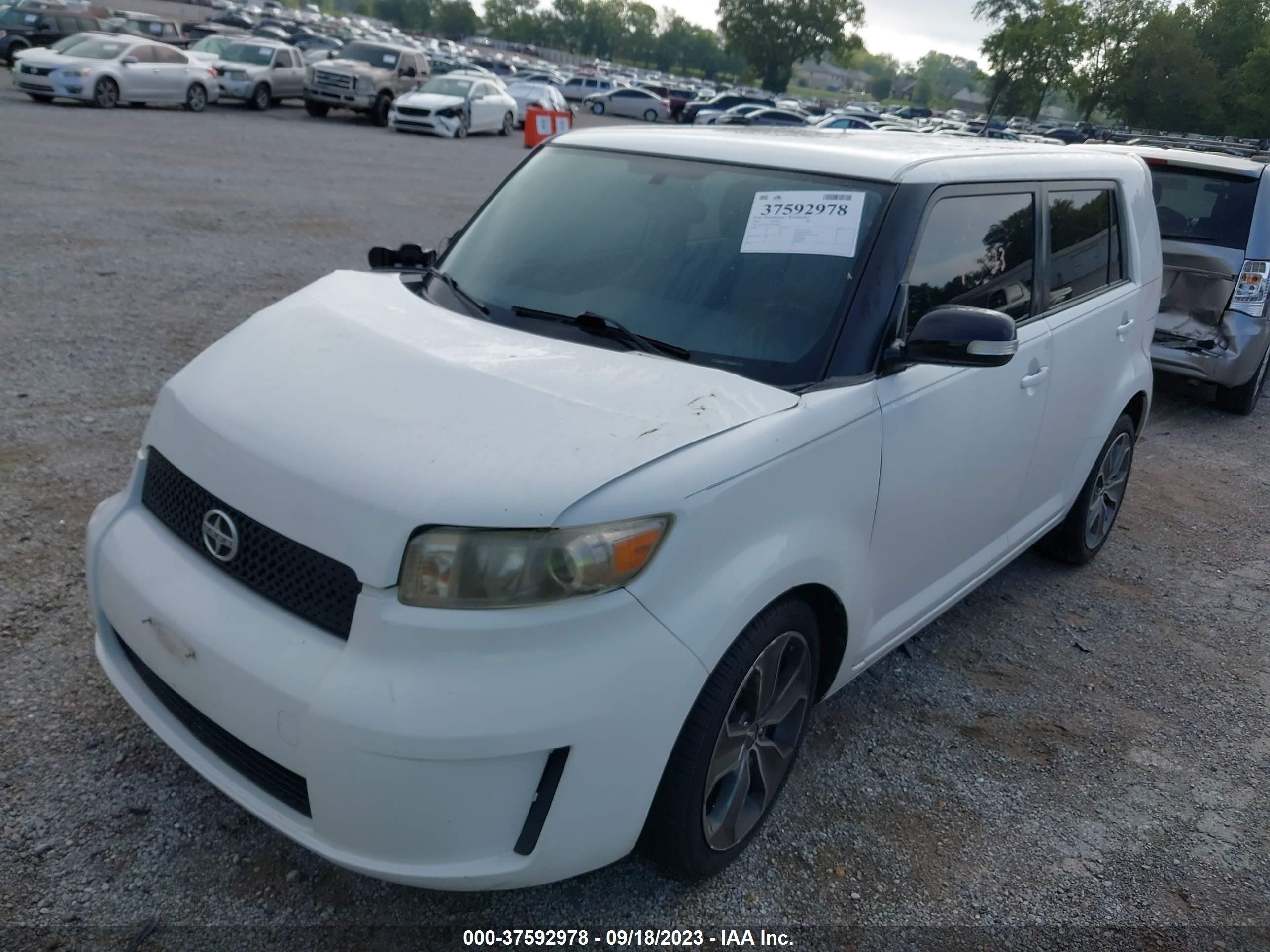 Photo 1 VIN: JTLKE50EX81022603 - SCION XB 