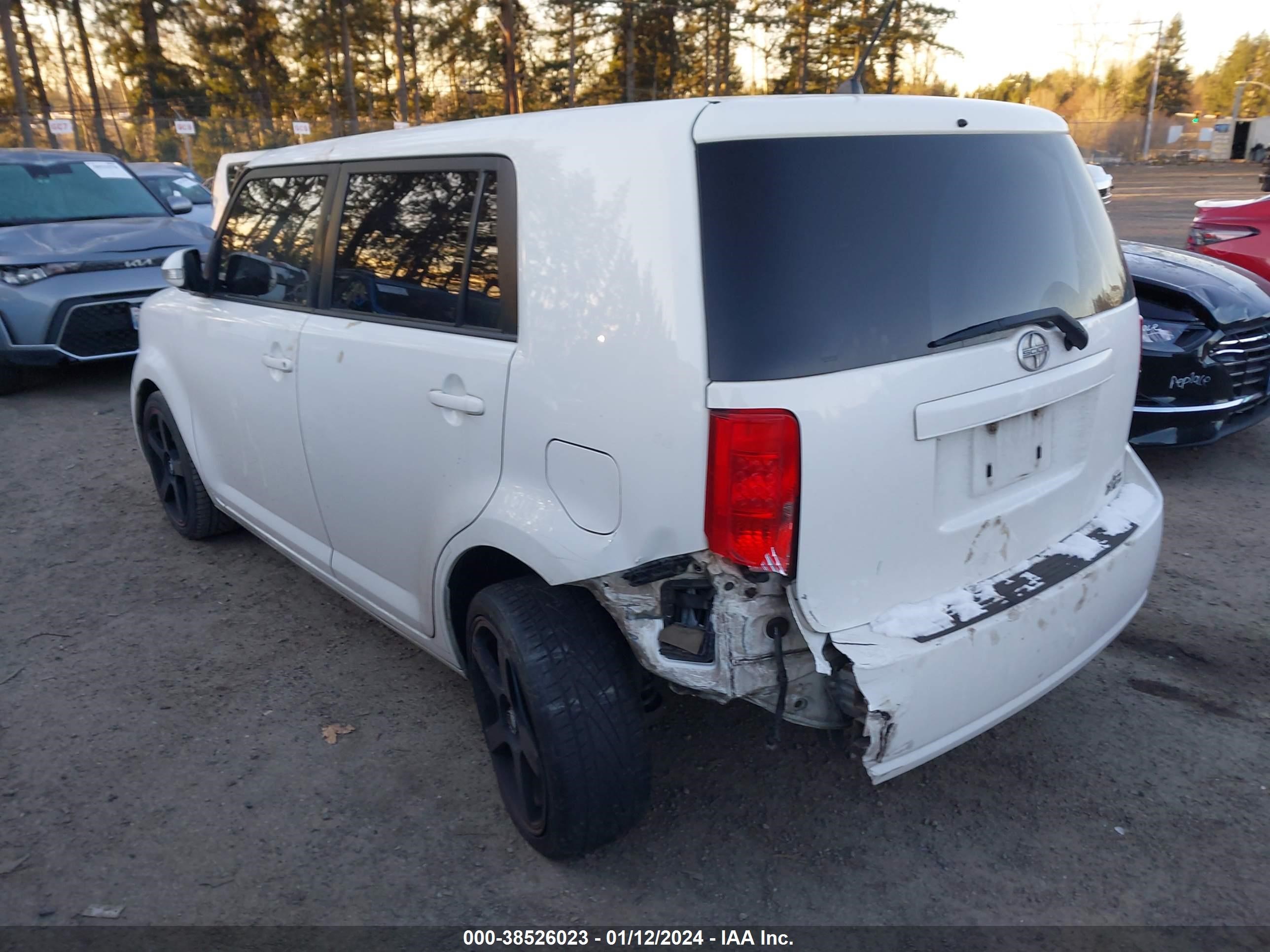 Photo 2 VIN: JTLKE50EX81028322 - SCION XB 