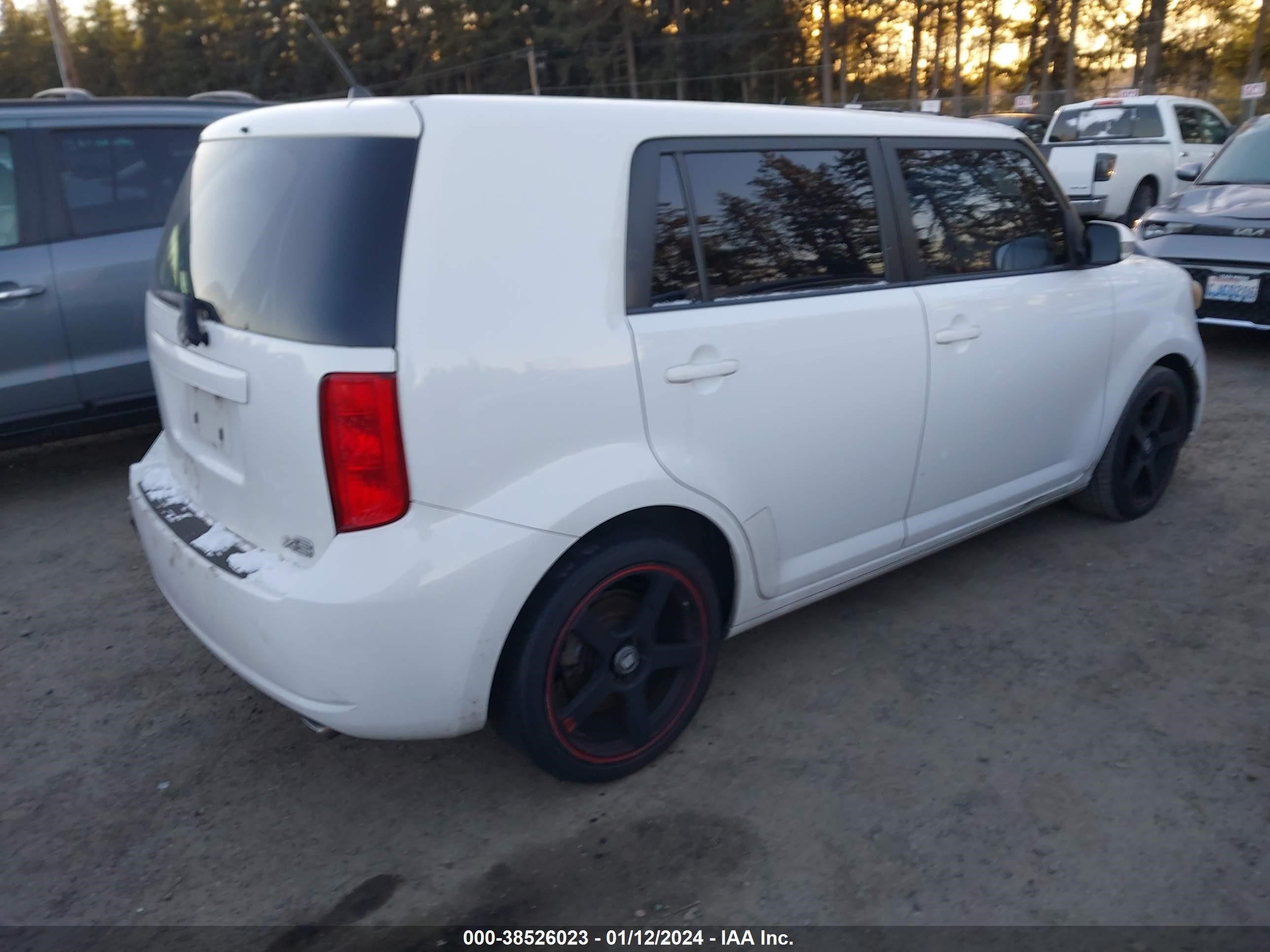 Photo 3 VIN: JTLKE50EX81028322 - SCION XB 