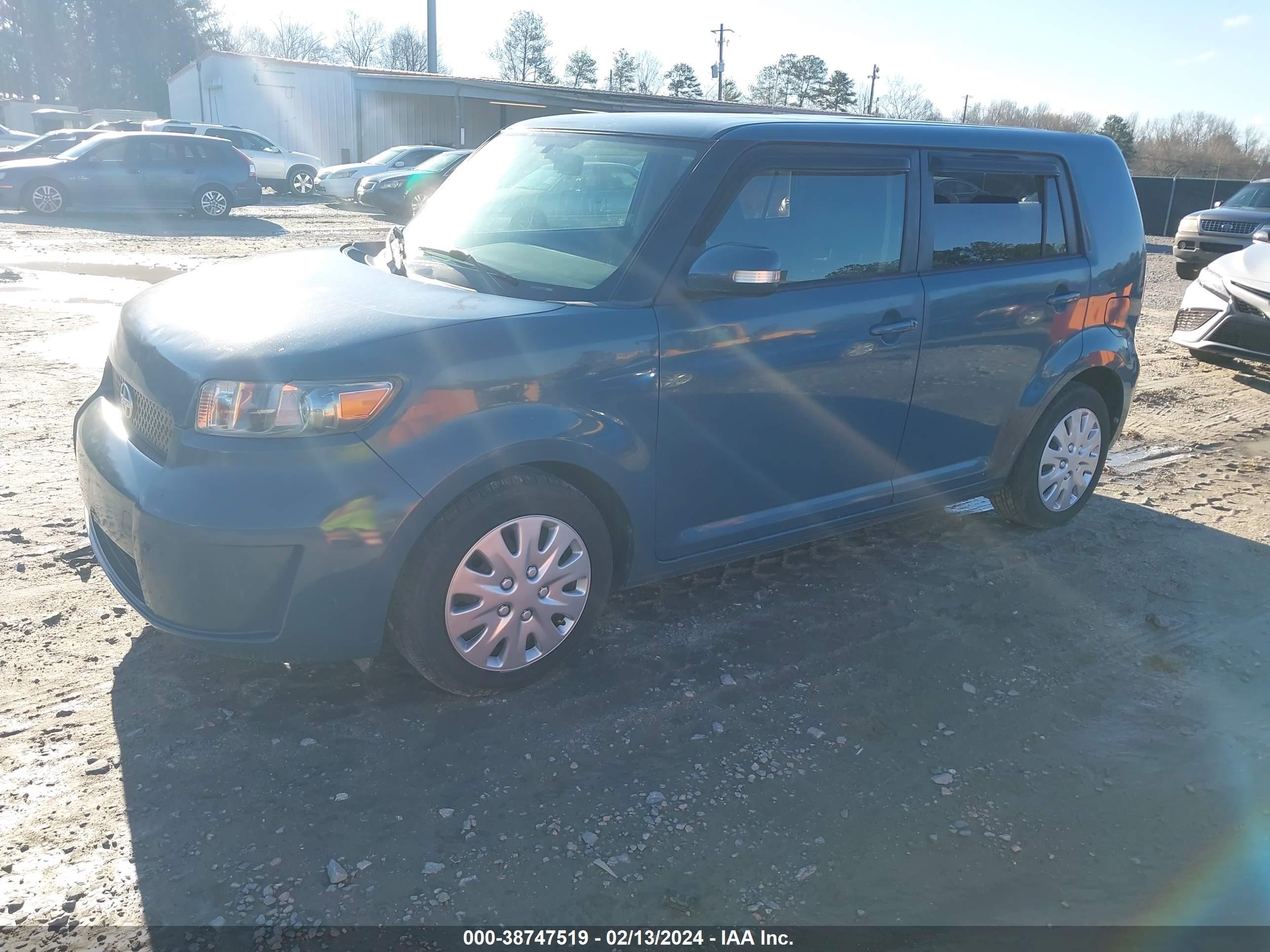 Photo 1 VIN: JTLKE50EX81032757 - SCION XB 