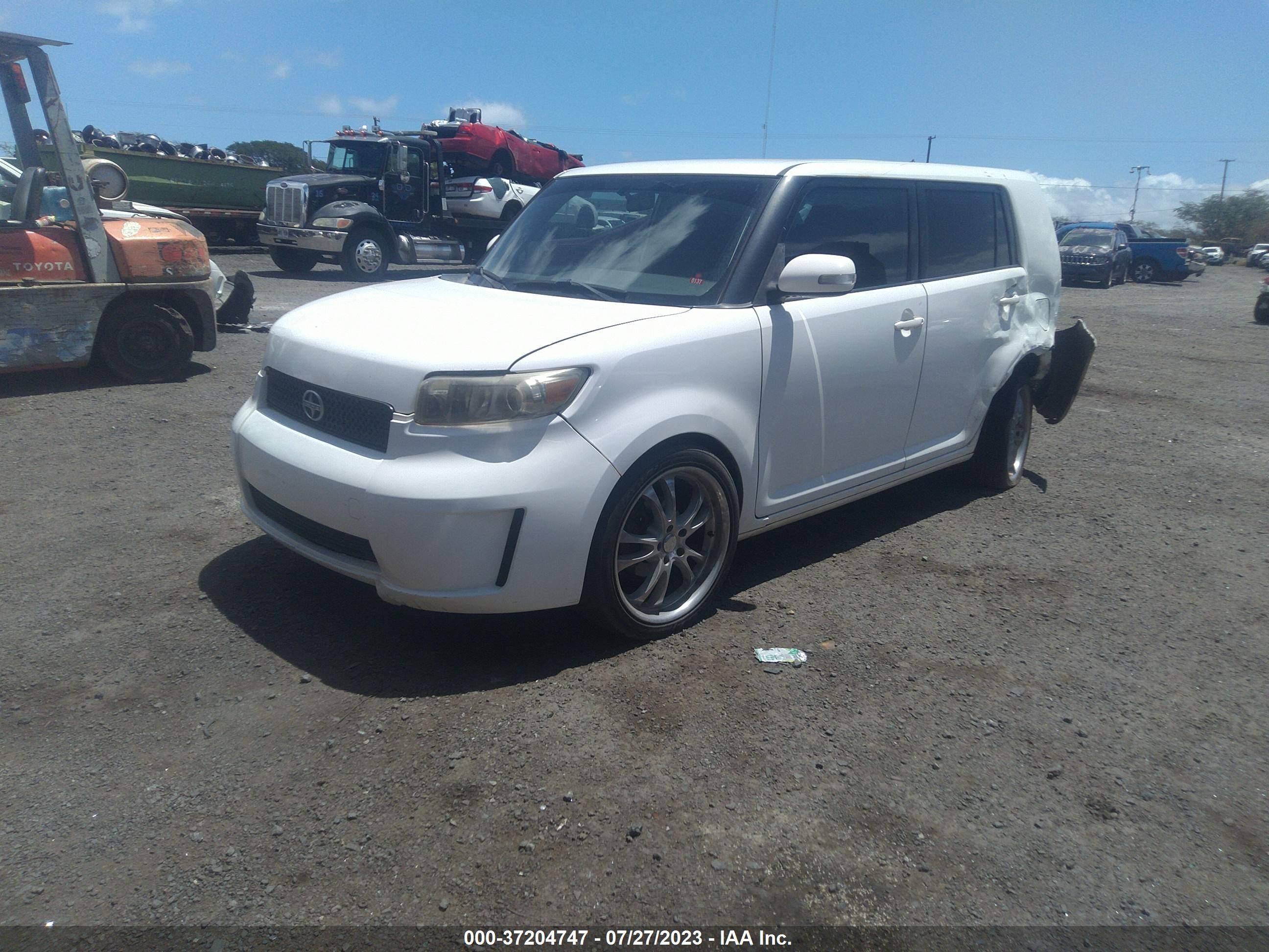 Photo 1 VIN: JTLKE50EX81033696 - SCION XB 