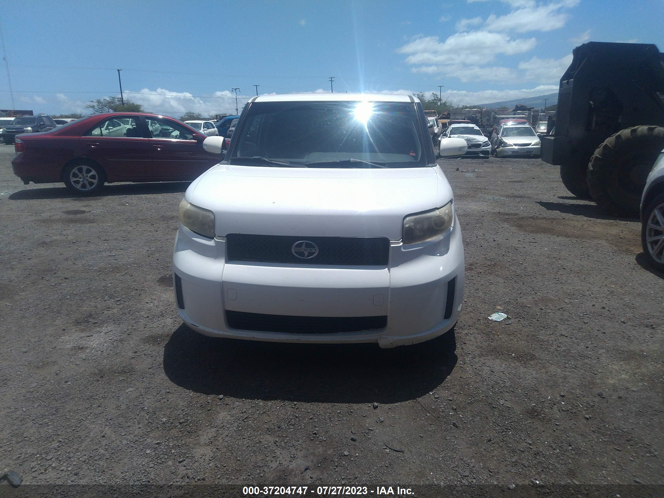 Photo 11 VIN: JTLKE50EX81033696 - SCION XB 