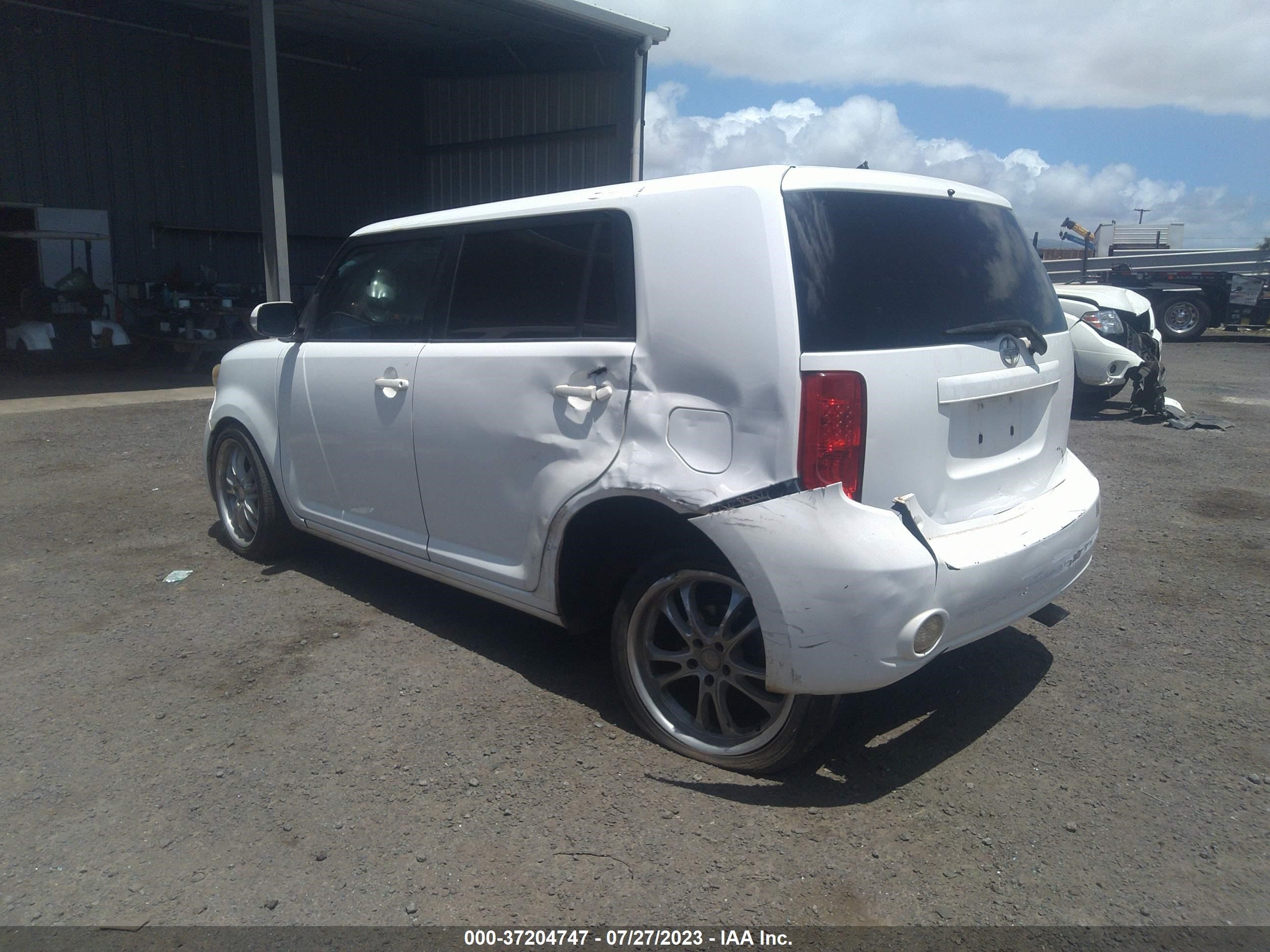 Photo 5 VIN: JTLKE50EX81033696 - SCION XB 