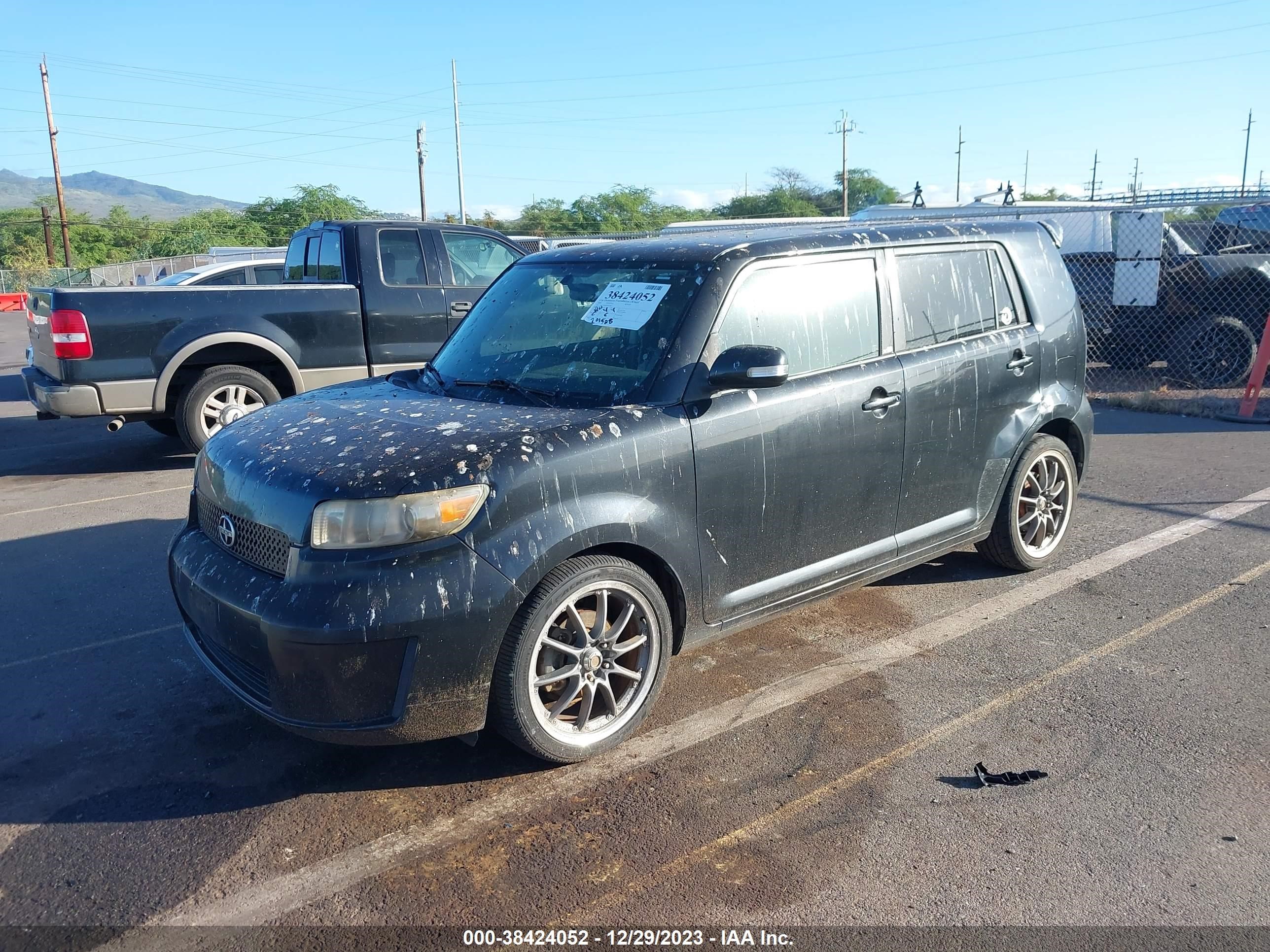 Photo 1 VIN: JTLKE50EX81052281 - SCION XB 