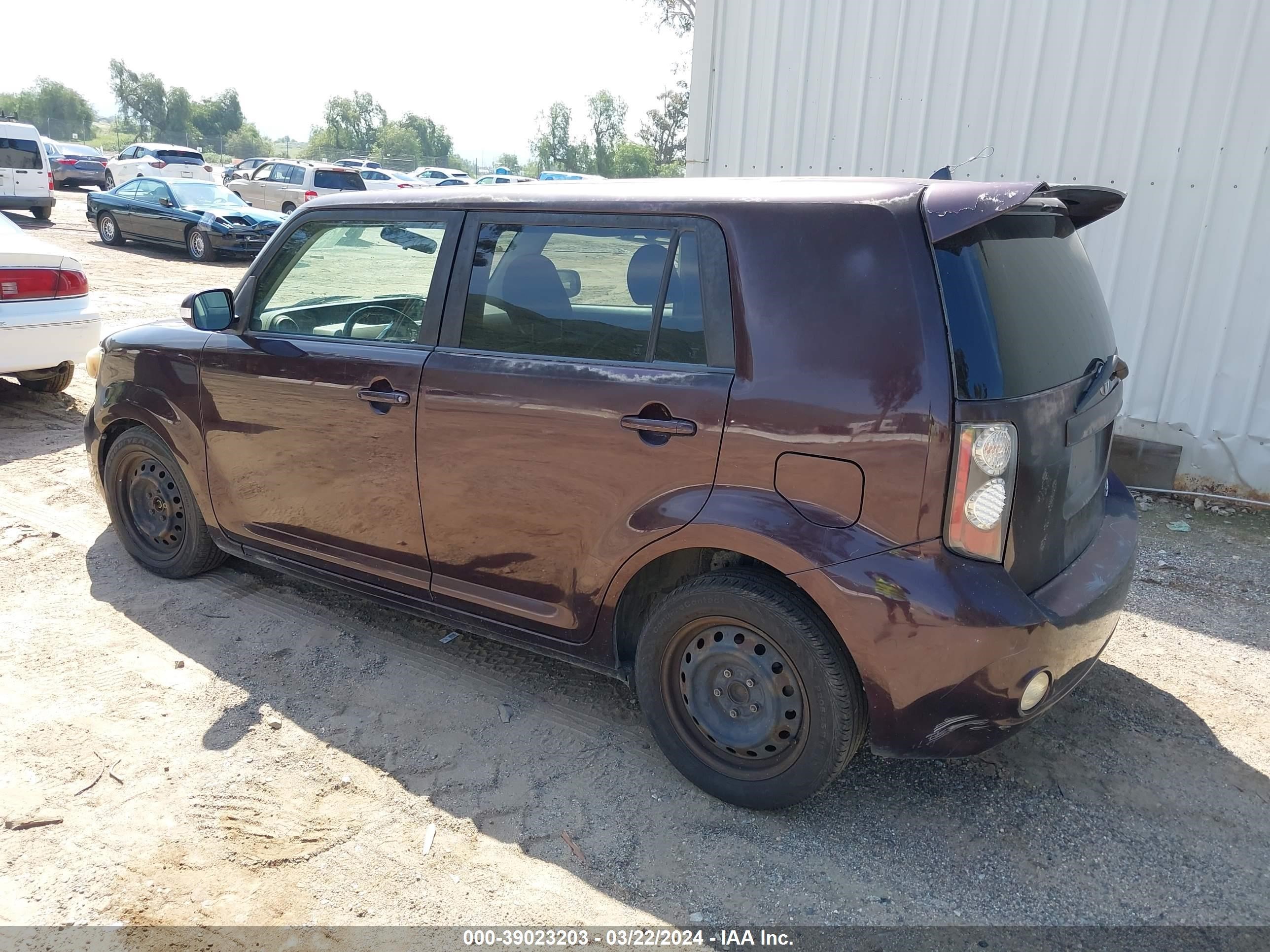 Photo 2 VIN: JTLKE50EX81059571 - SCION XB 