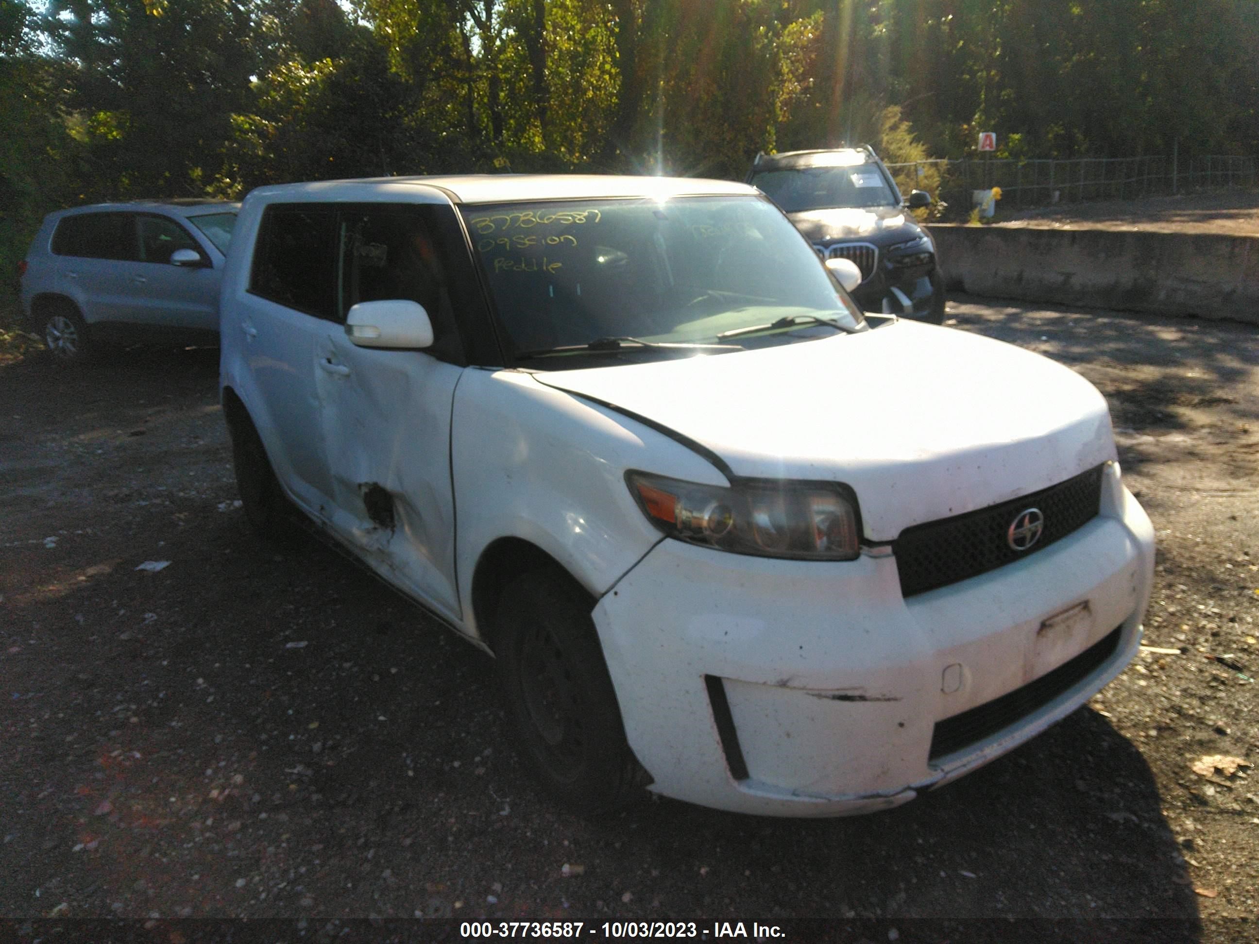 Photo 5 VIN: JTLKE50EX91060804 - SCION XB 