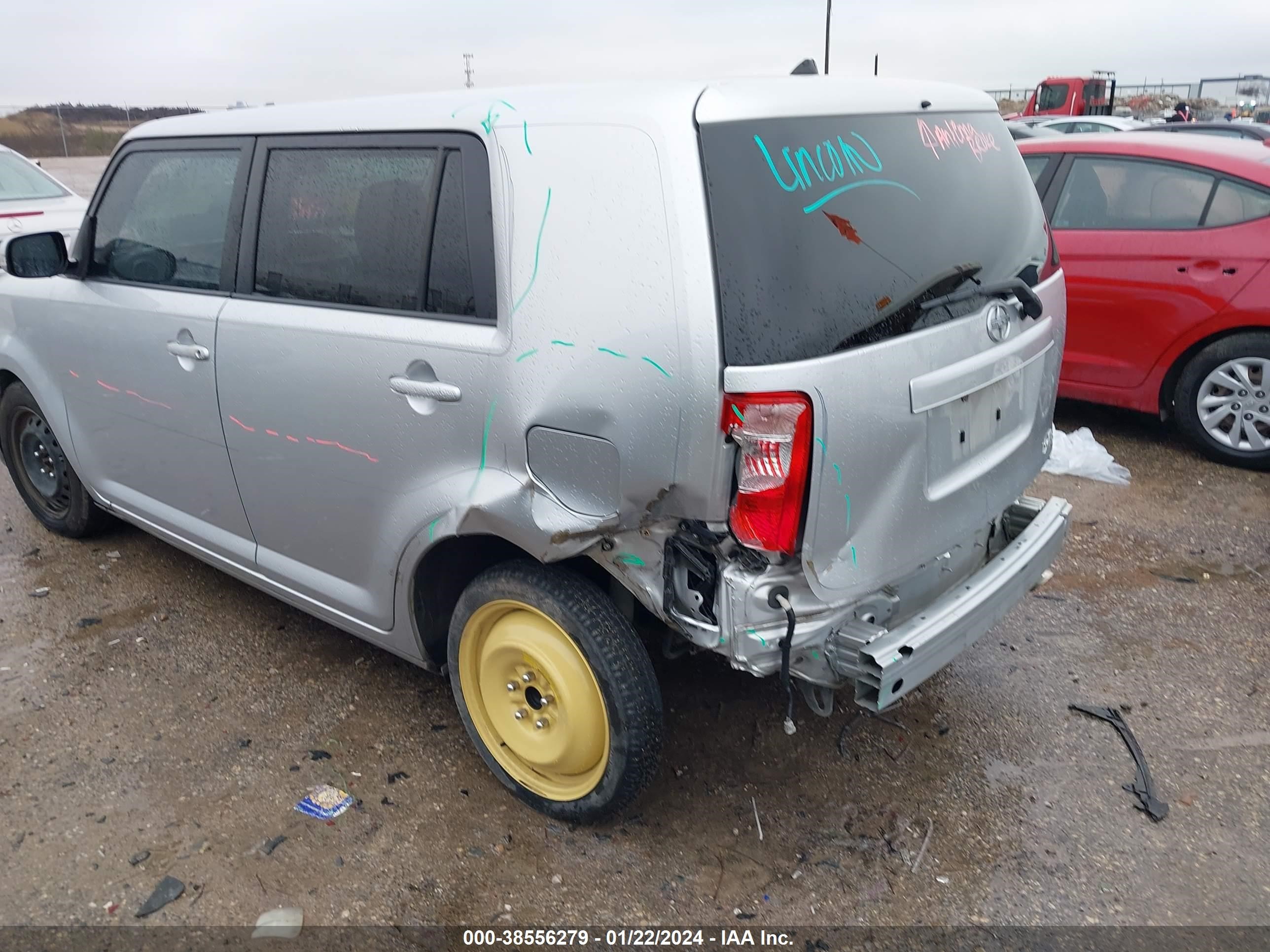 Photo 2 VIN: JTLKE50EX91083645 - SCION XB 