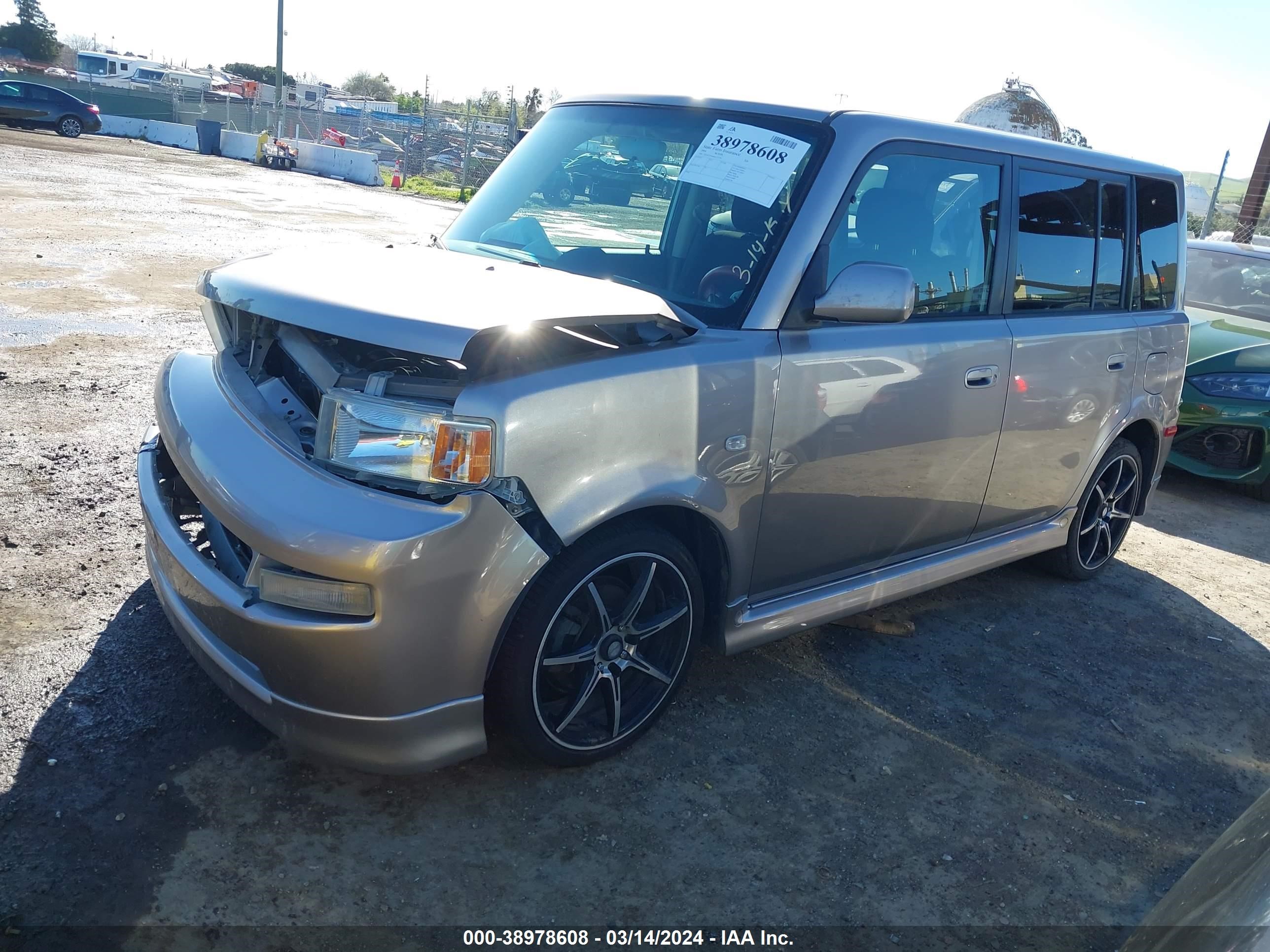 Photo 1 VIN: JTLKT324040135779 - SCION XB 