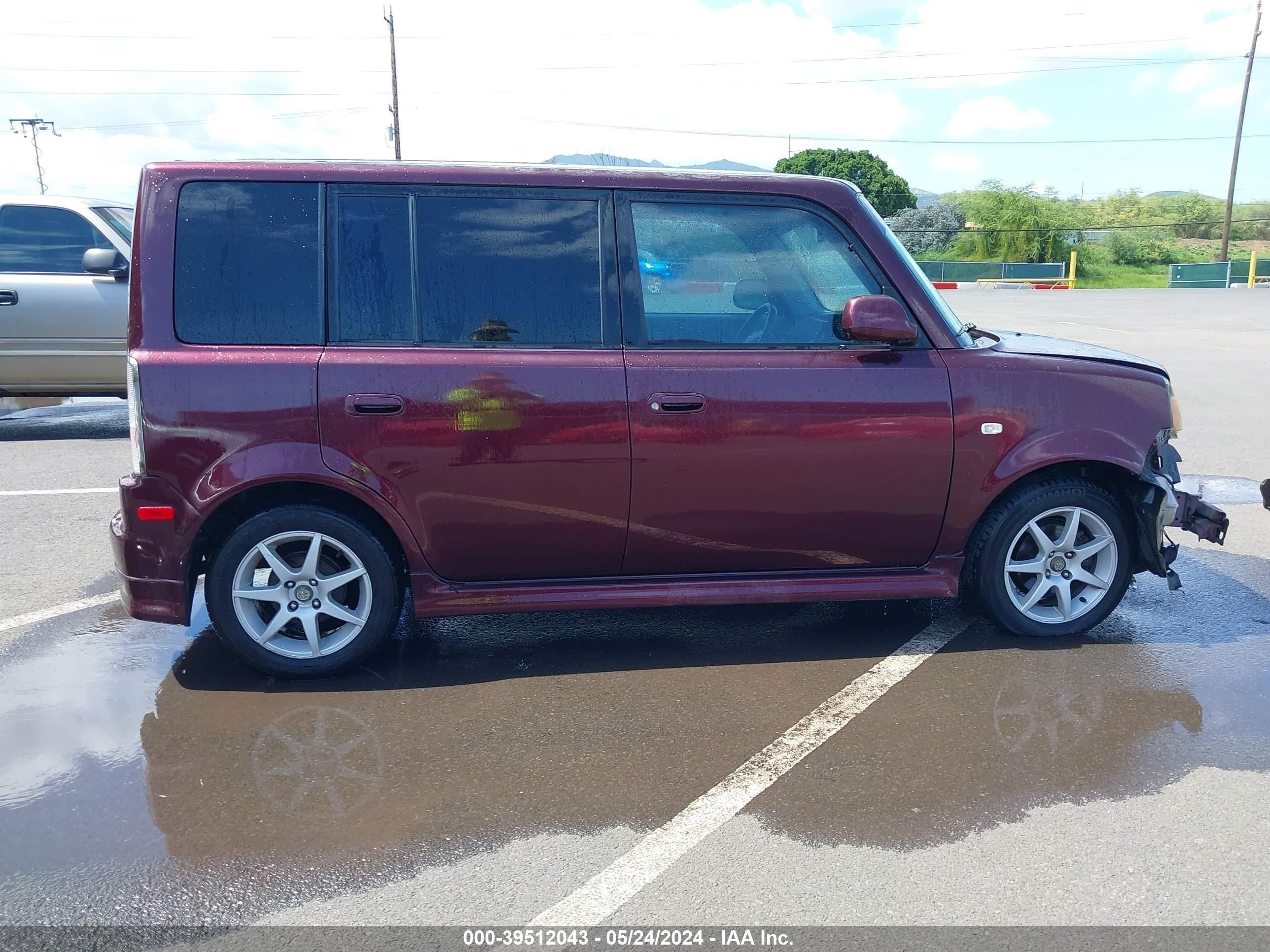 Photo 13 VIN: JTLKT324050189388 - SCION XB 