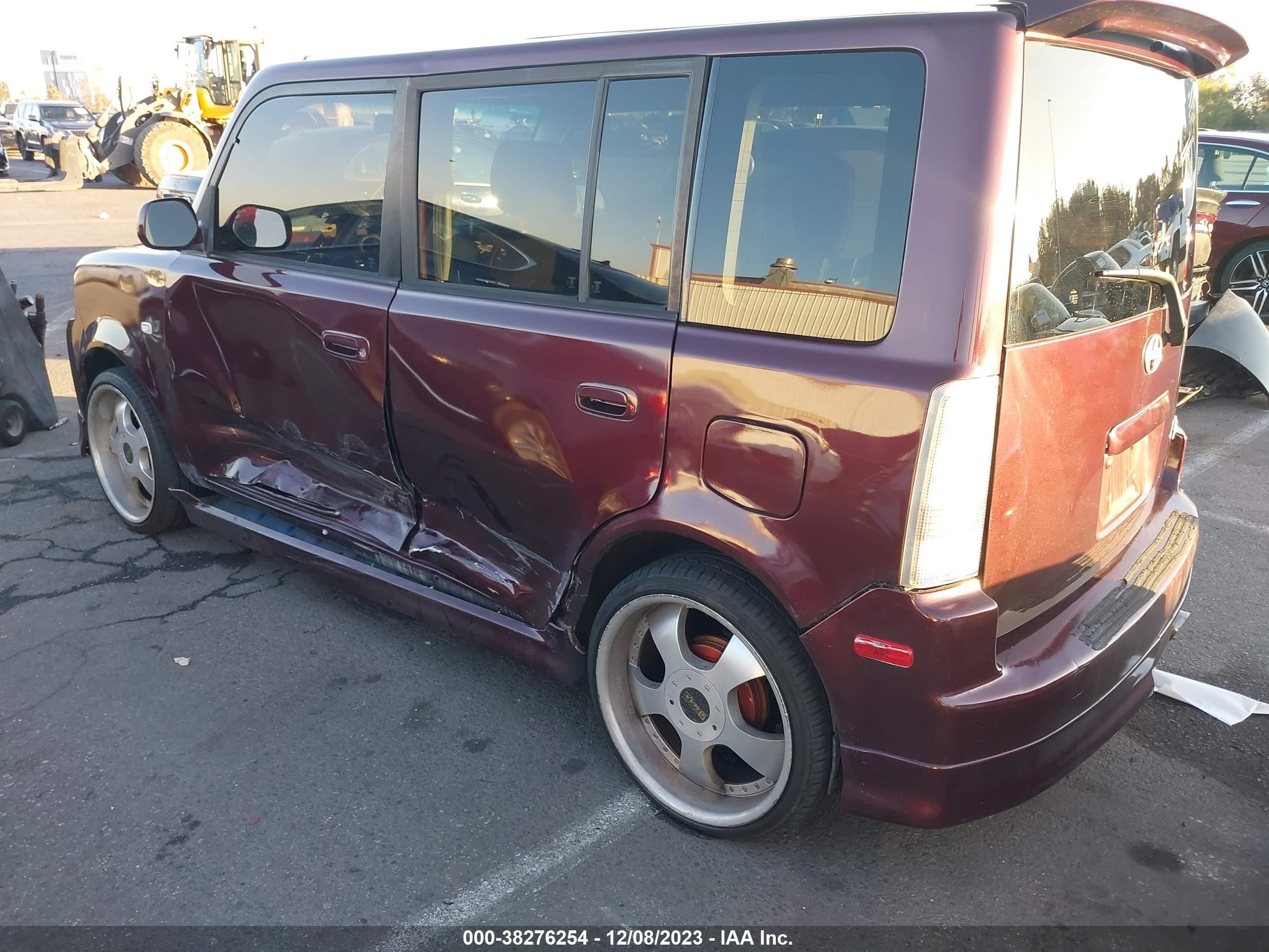 Photo 2 VIN: JTLKT324050210272 - SCION XB 