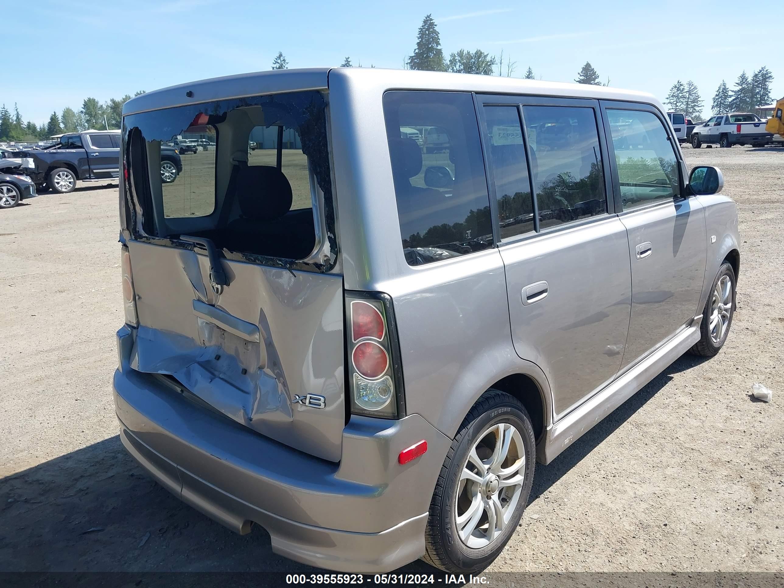 Photo 3 VIN: JTLKT324054019394 - SCION XB 