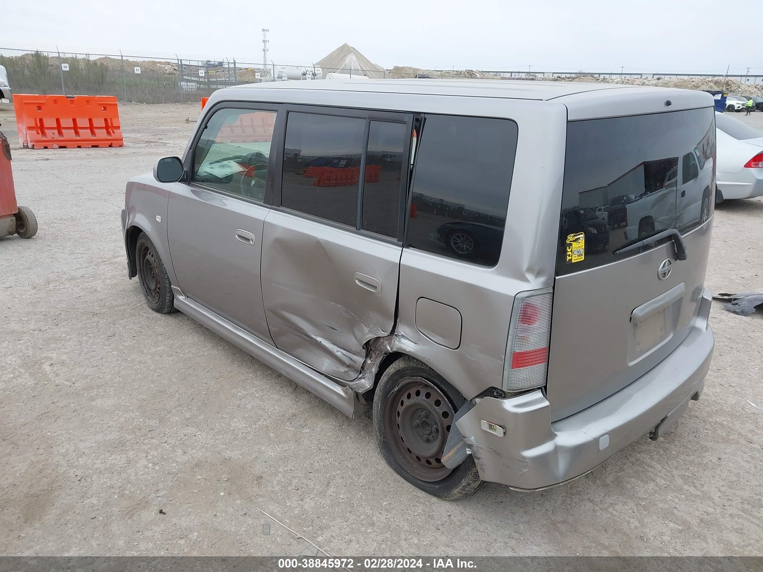 Photo 2 VIN: JTLKT324054019413 - SCION XB 