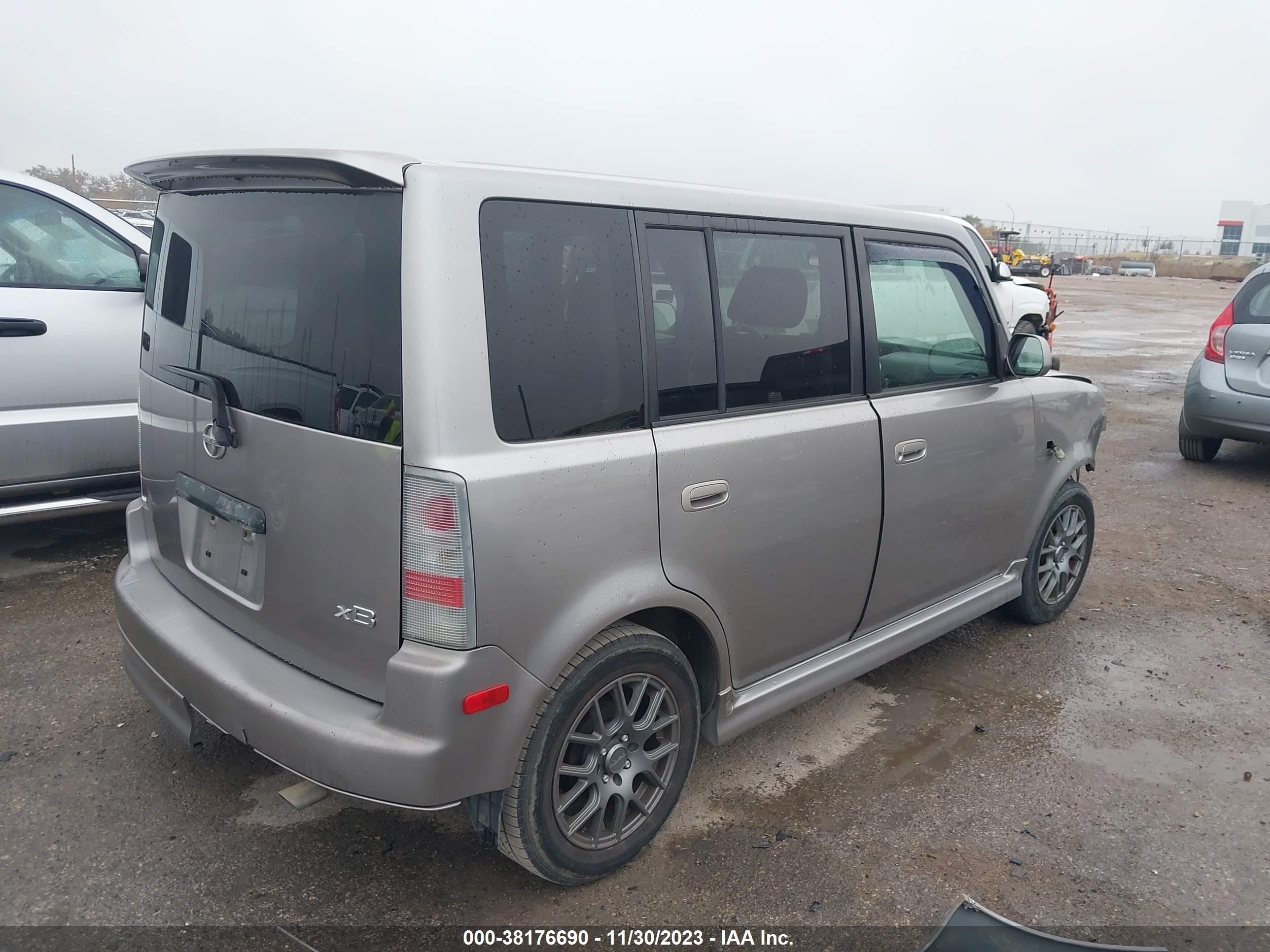 Photo 3 VIN: JTLKT324064038853 - SCION XB 