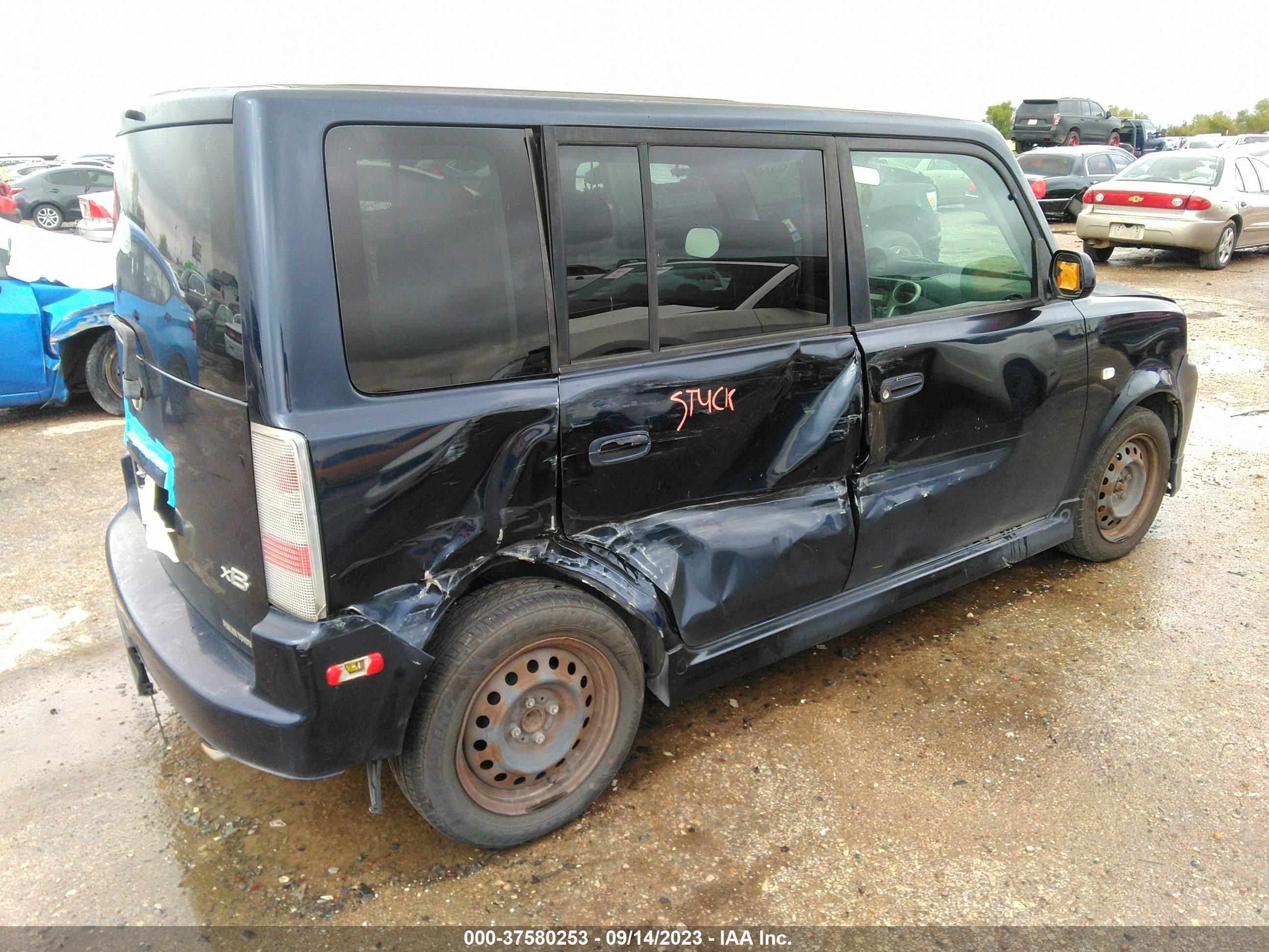 Photo 3 VIN: JTLKT324064053711 - SCION XB 